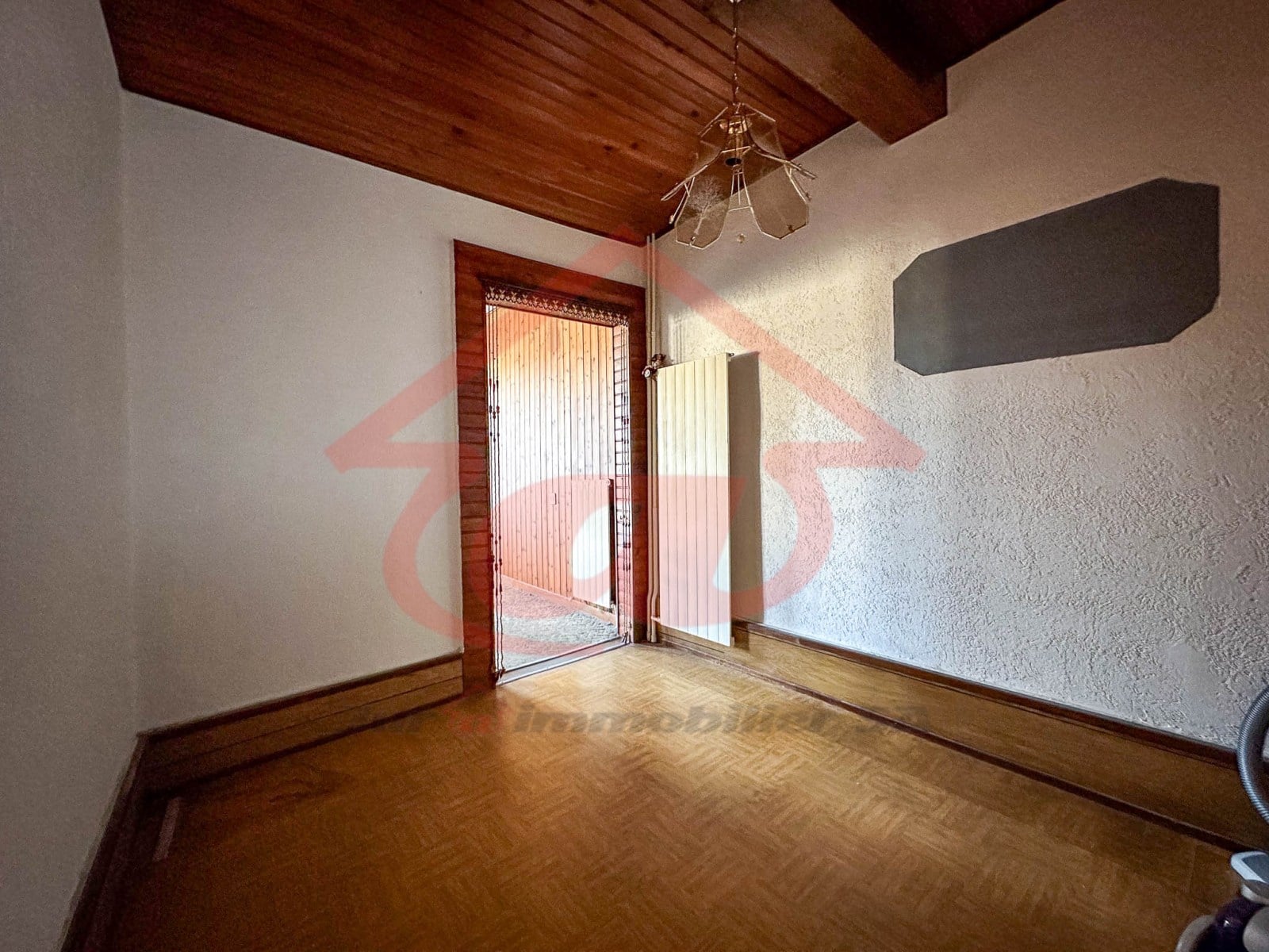Maison locative à rénover avec potentiel pour 3 ou 4 appartements - photo 5
