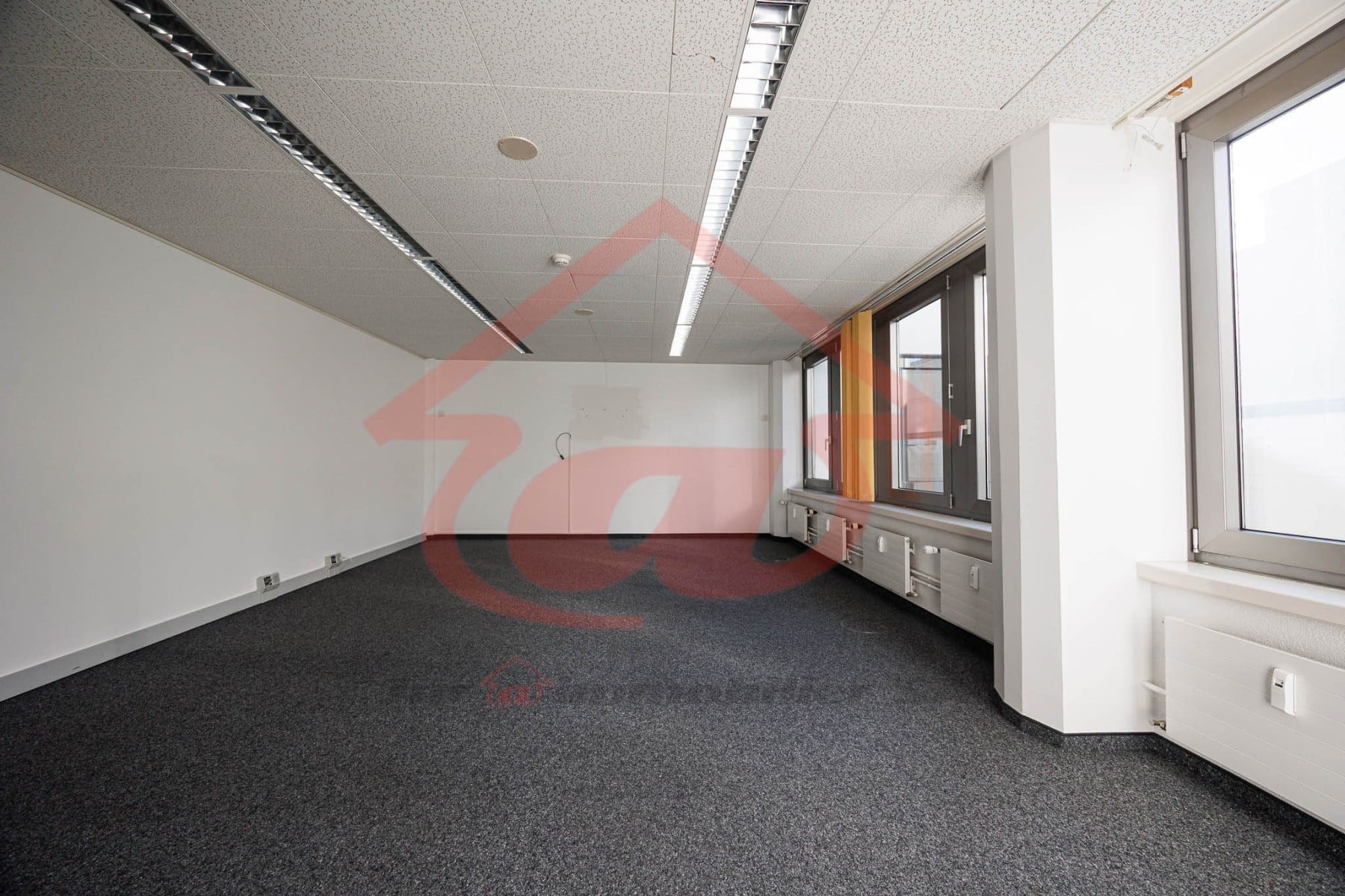 Bureau d'environ 490m² au centre de Delémont (prix du loyer au m2) - photo 3