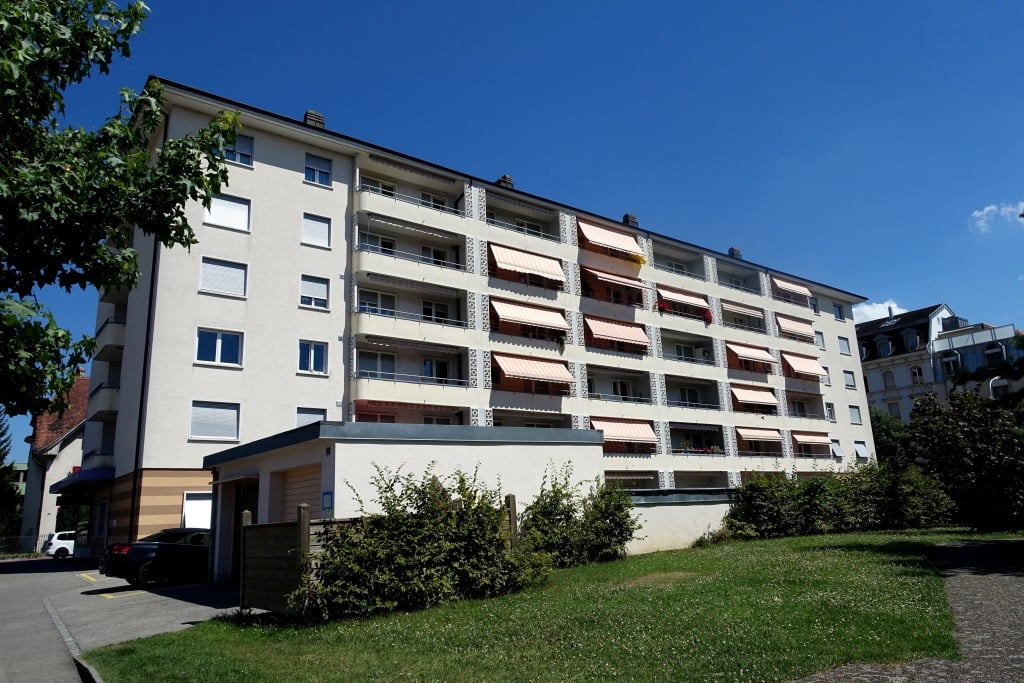 Appartement de 2 pièces au 5ème étage à Delémont - photo 1