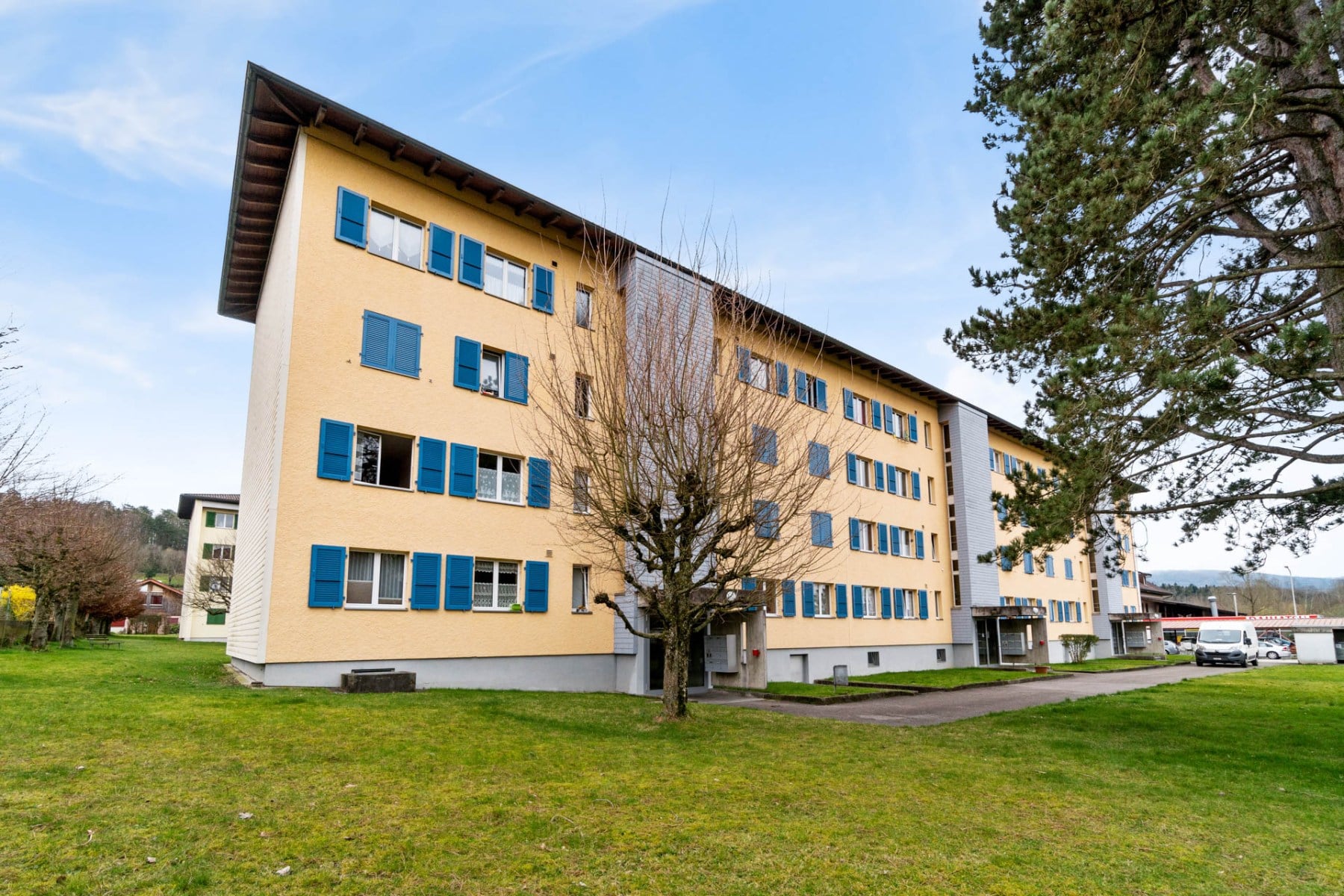 Appartement de 3 pièces entièrement rénové au 3ème étage - photo 1