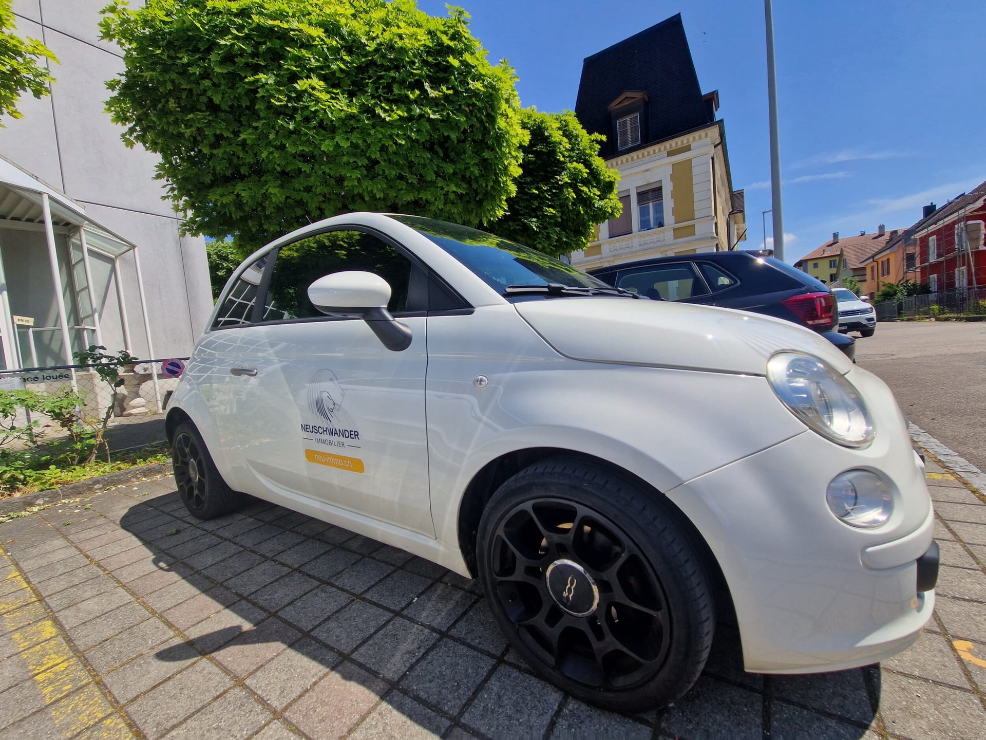 Parking extérieur dans la ville de Delémont à louer - photo 2
