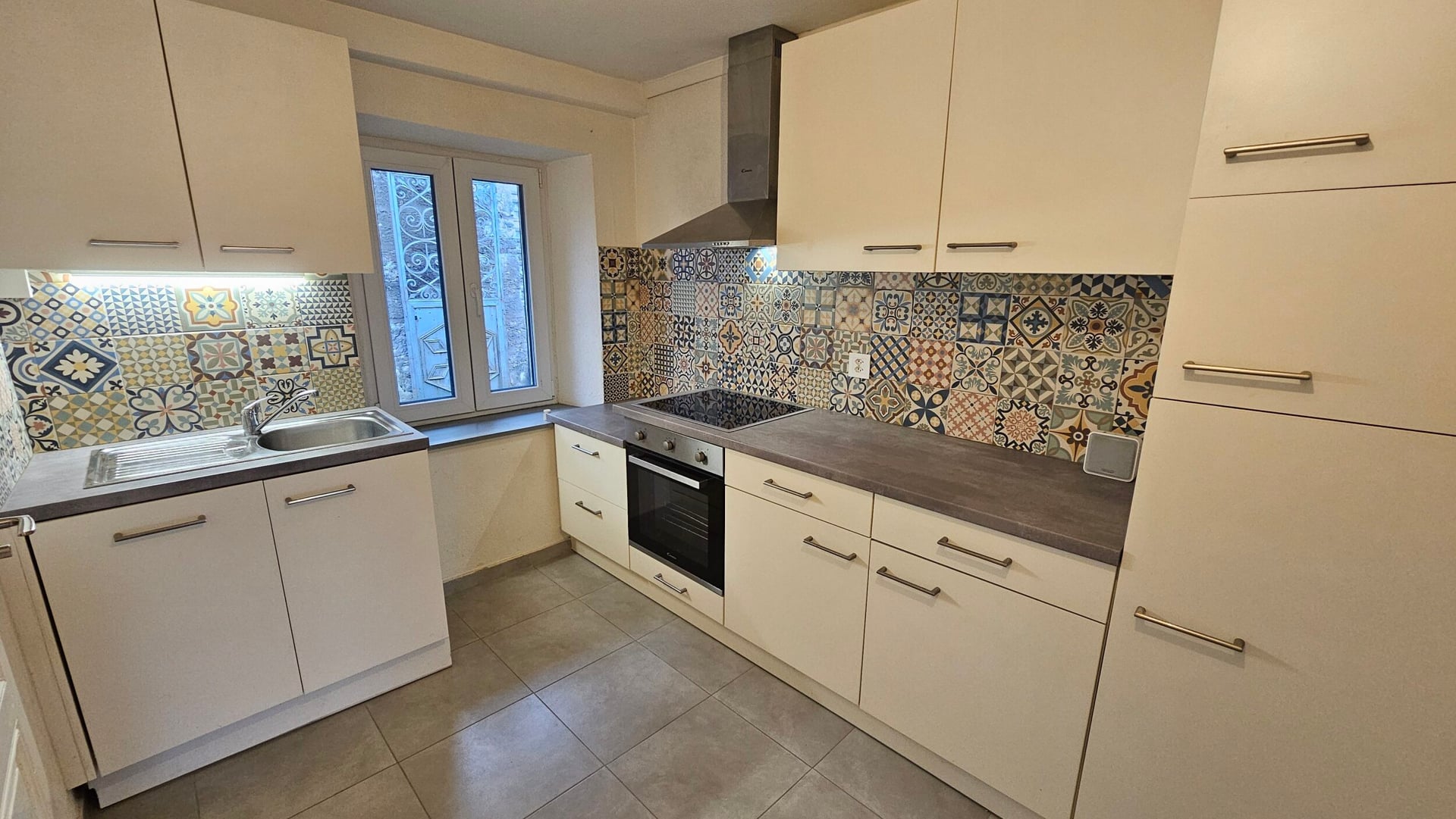 Appartement rénové de 2.5 pièces à louer à Courtemaîche - photo 1