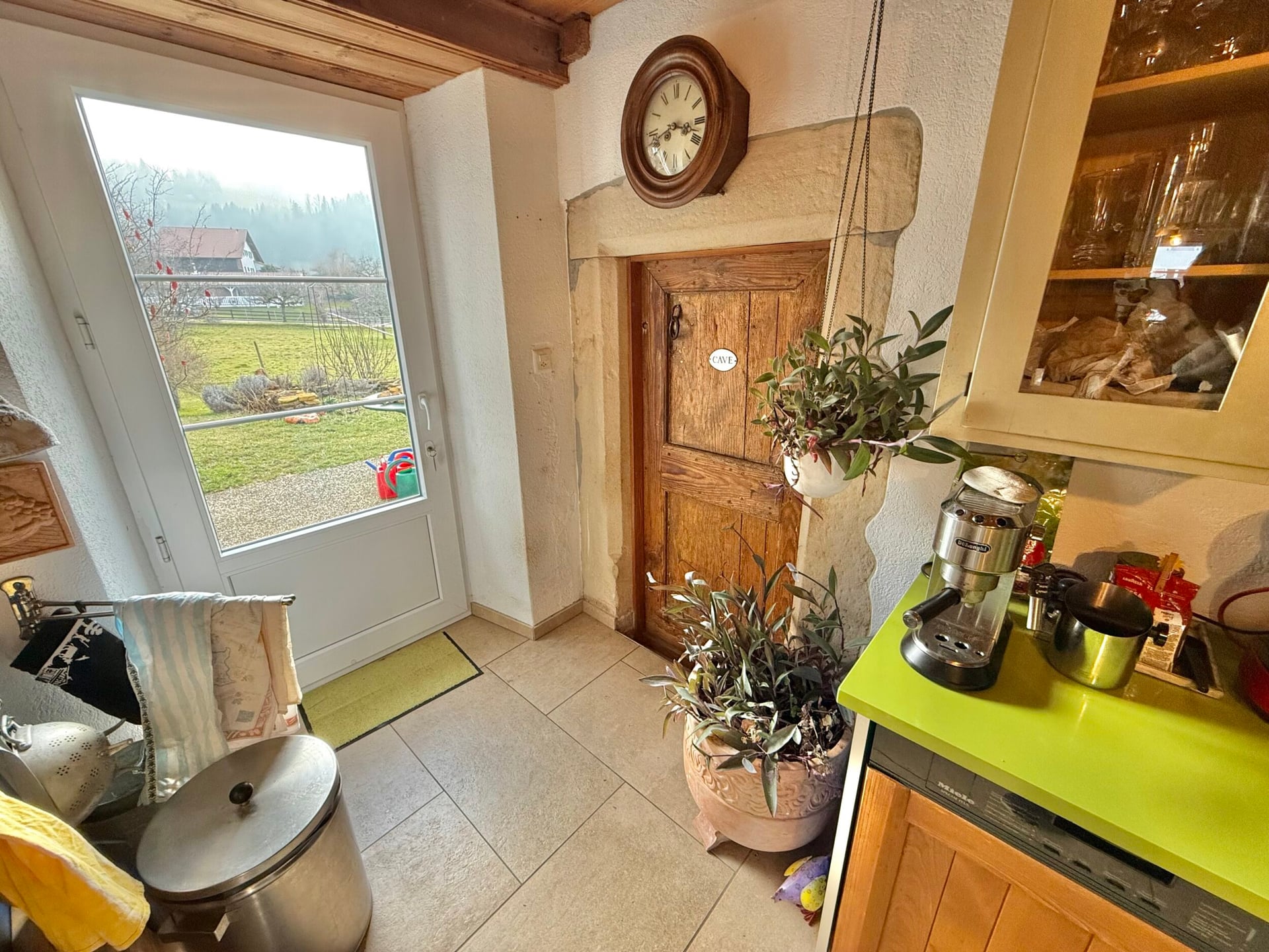 À louer à Bourrignon charmant appartement de 2.5 pièces - photo 1