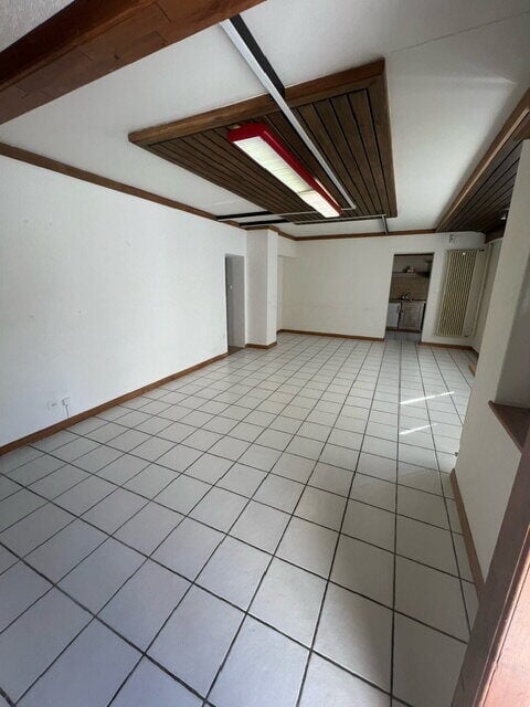 Local commercial de ~52 m2 au rez-de-chaussée à louer à Courtételle - photo 2