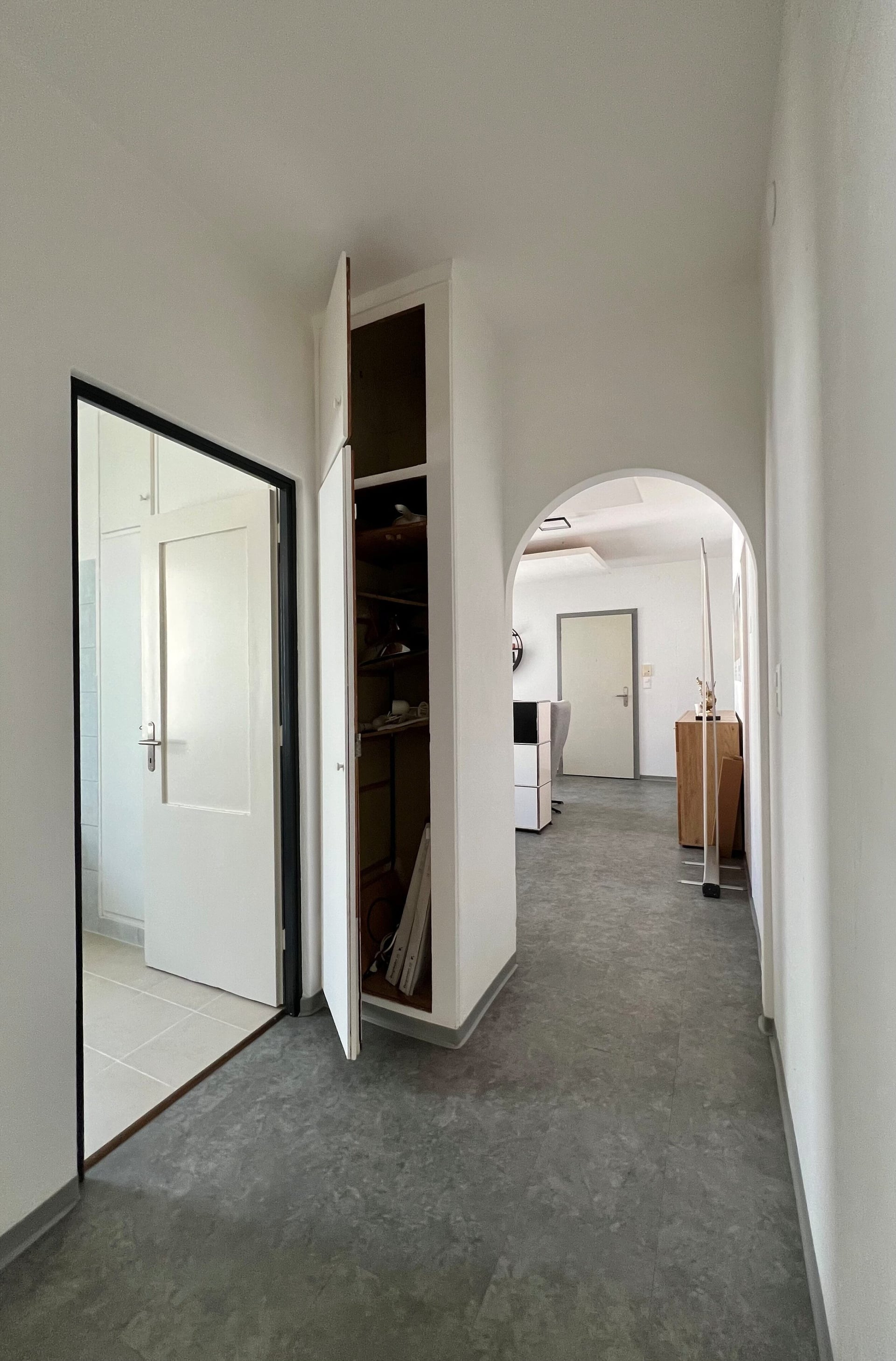 À louer à Delémont bureau de 2.5 pièces au 1er étage avec ascenseur - photo 5
