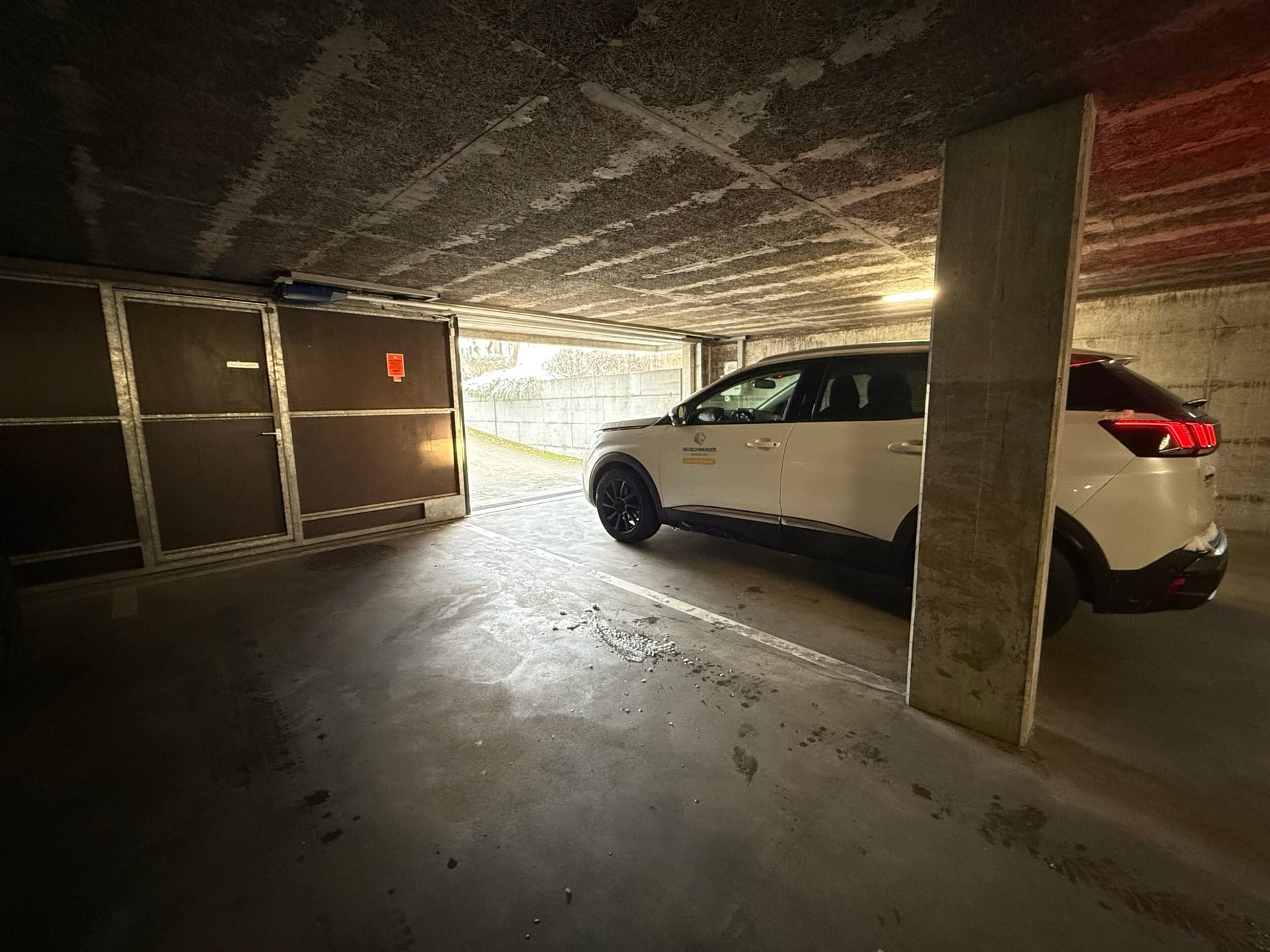 À louer dans un parking souterrain 1 place de parc à Delémont - photo 4