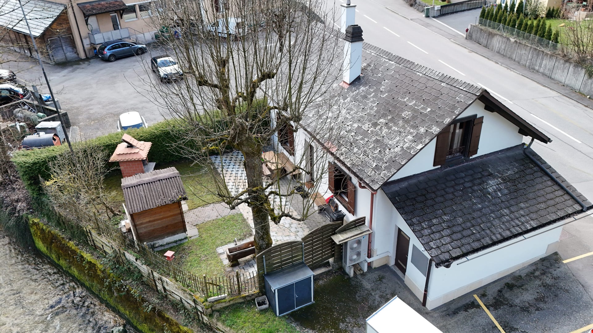 À louer à Moutier charmante maison meublée de 3.5 pièces - photo 2