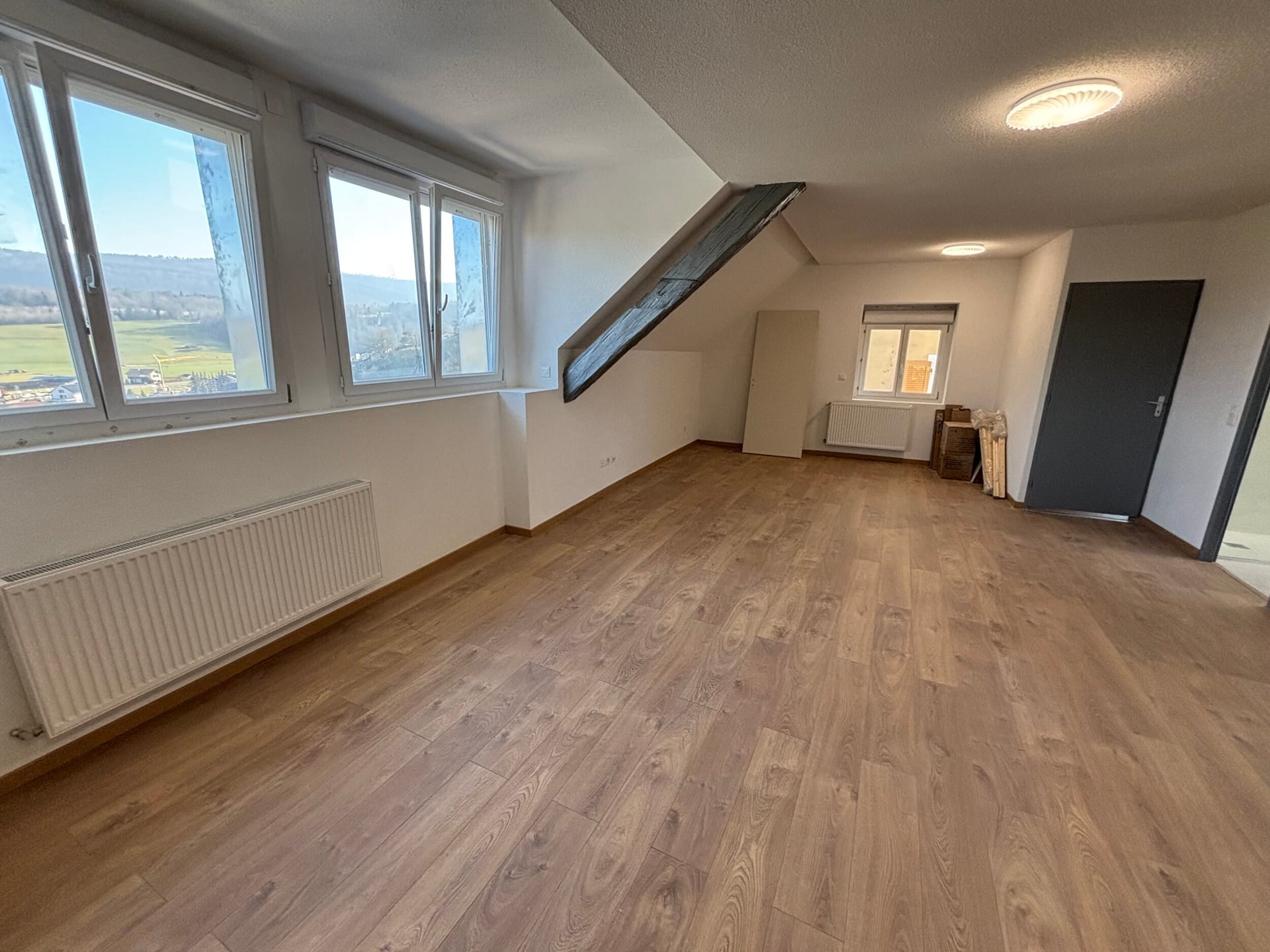 Appartement de 3.5 pièces au 1er étage à Courtedoux en location - photo 2