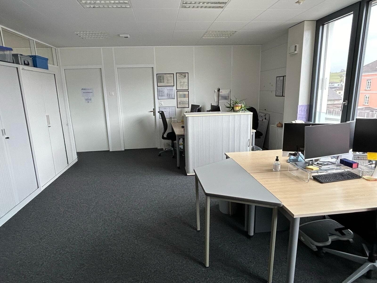 Surface commerciale de 198 m2 à louer dans la ville de Porrentruy - photo 5