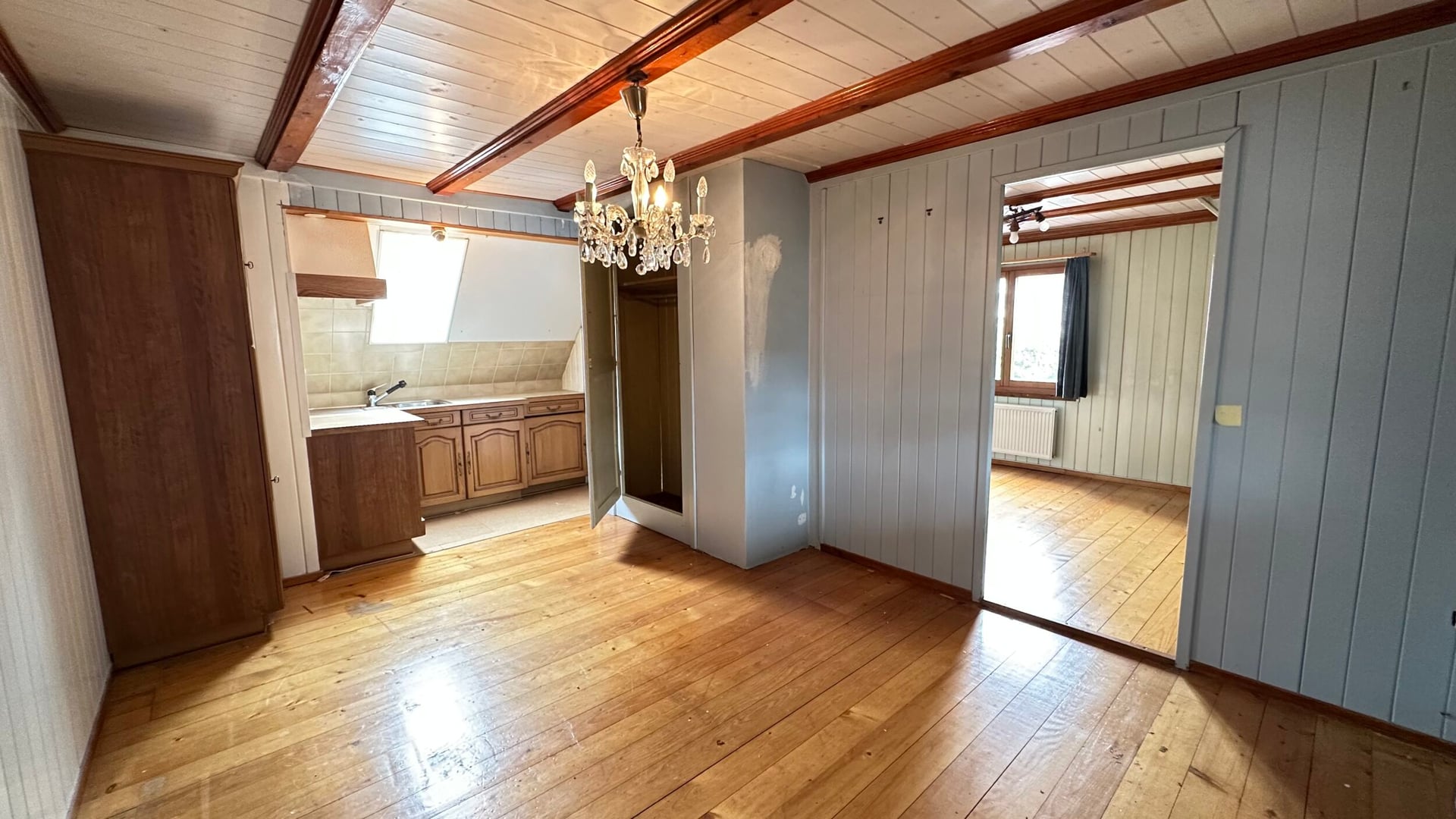 Maison à rénover de 5.5 pièces et studio à Delémont - photo 2