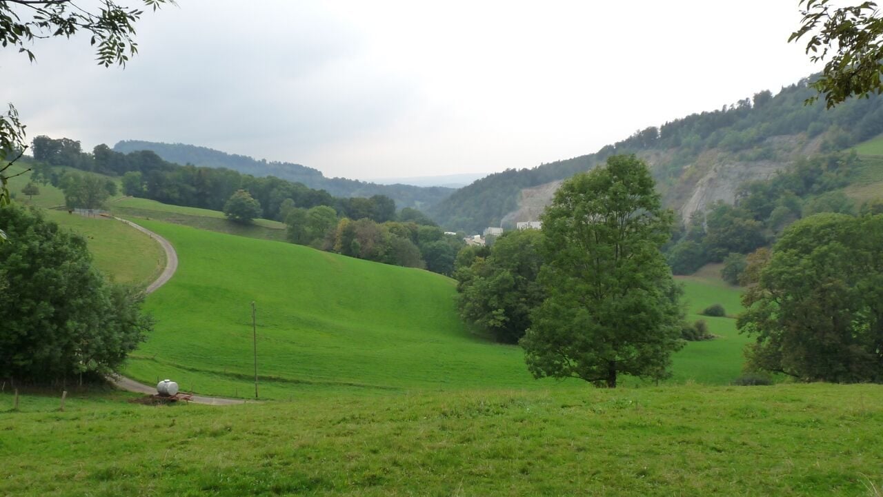 À vendre maison locative de 2 logements et 1 local commercial à Asuel - photo 2