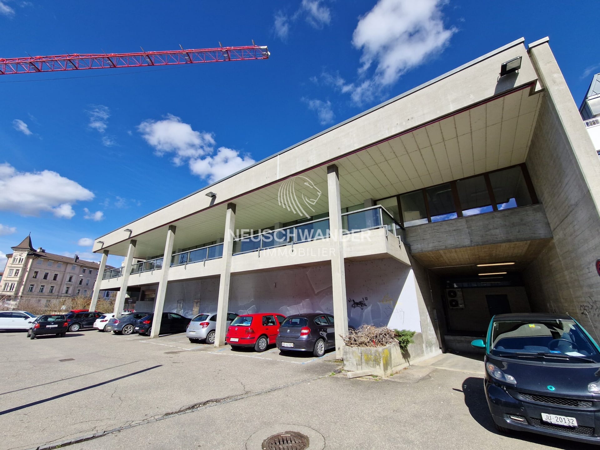 Immeuble de rendement mixte et 19 parkings à Delémont à vendre - photo 1