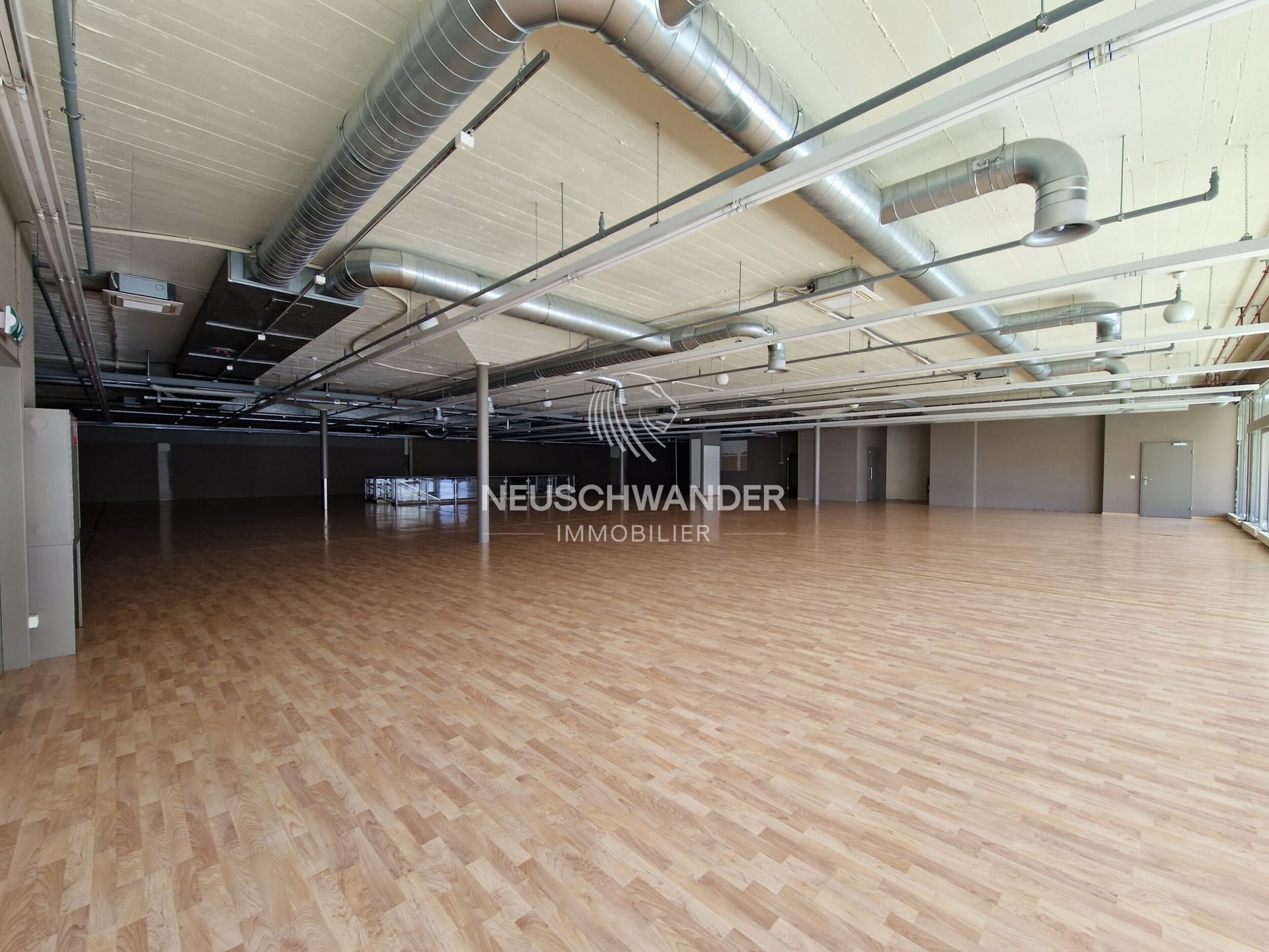 Immeuble de rendement mixte et 19 parkings à Delémont à vendre - photo 3