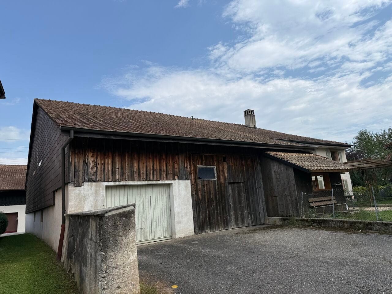 Située à Courfaivre maison de 2 appartements à vendre - photo 1