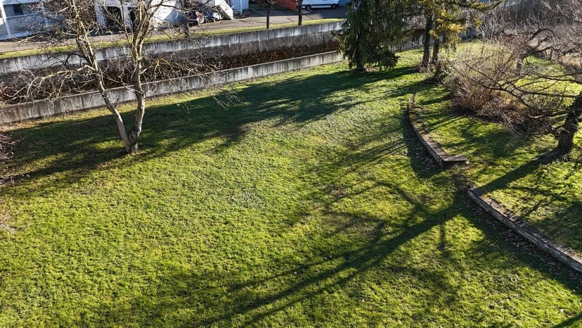 Au centre de Delémont terrain à bâtir de 2'085 m² à vendre en zone MC - photo 4