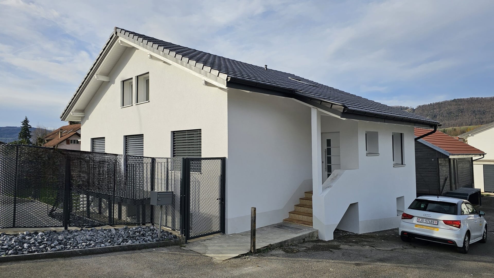 À vendre à Vicques maison de 7.5 pièces sur un terrain de 702 m² - photo 1