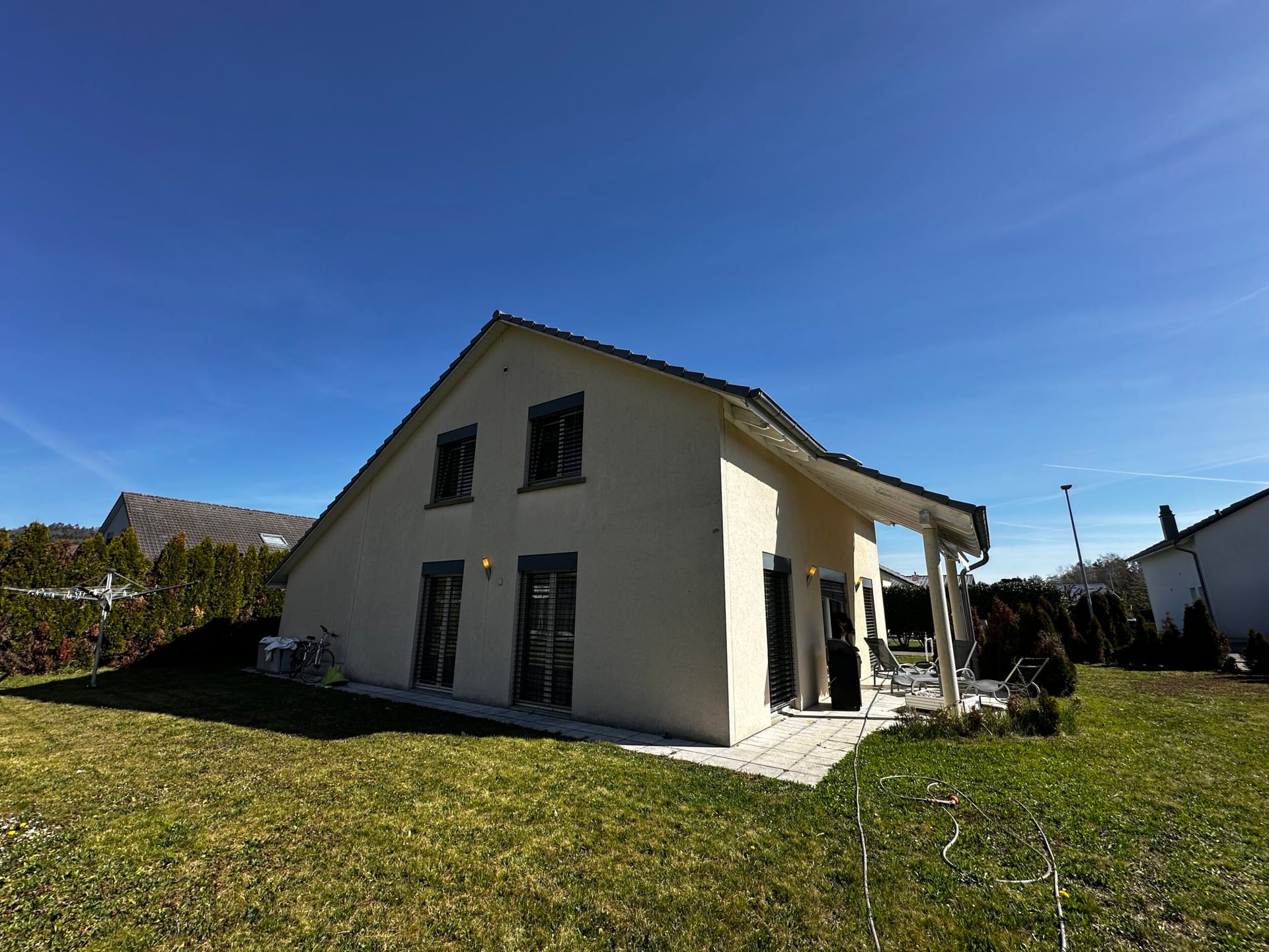 Maison familiale de 5.5 pièces à vendre à Bassecourt - photo 1