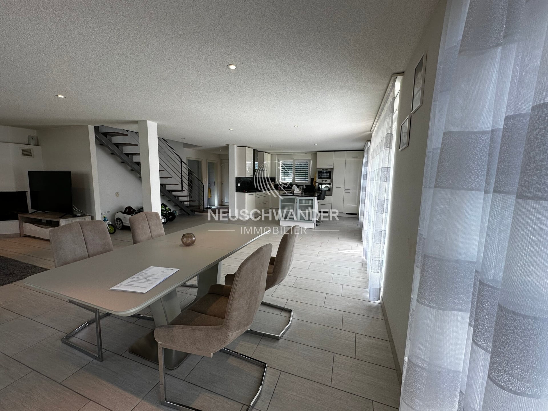 Maison familiale de 5.5 pièces à vendre à Bassecourt - photo 4