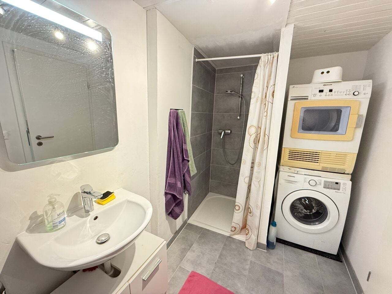 À vendre maison de ville avec 2 appartements et 1 commerce à Delémont - photo 3