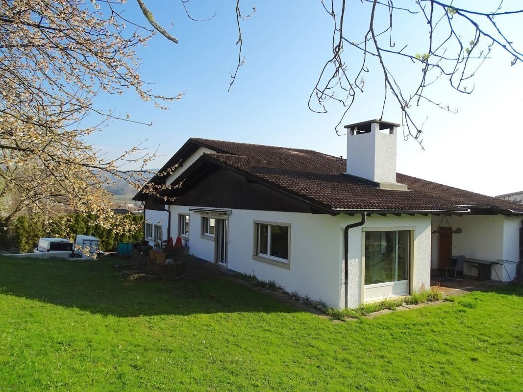 À Bassecourt en vente maison de 8.5 pièces avec 1 atelier - photo 1