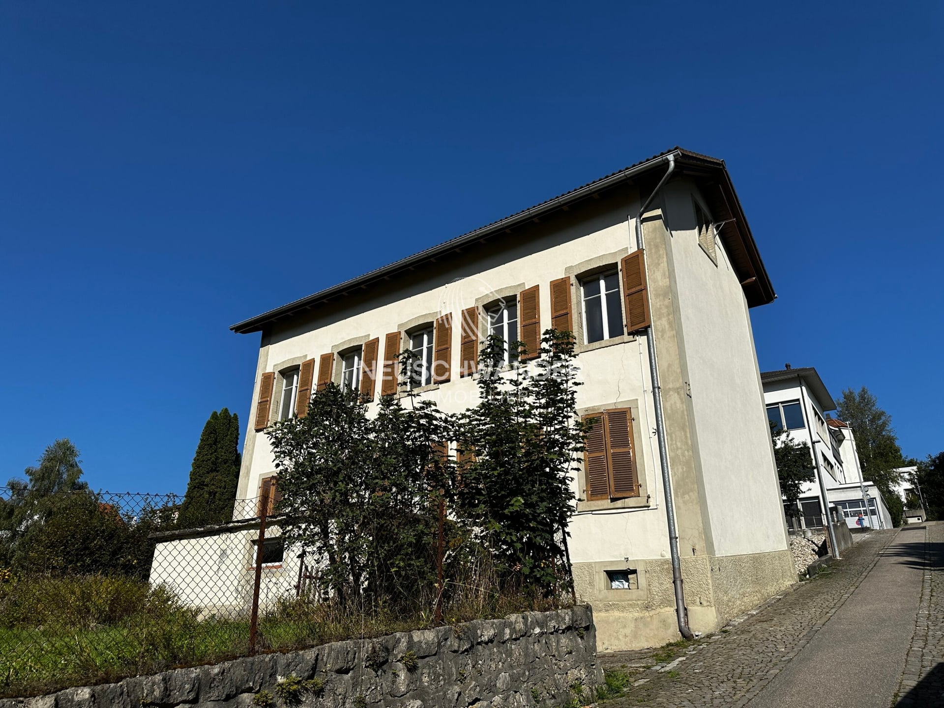 Immeuble de rendement de 3 appartements à vendre à Reconvilier - photo 1