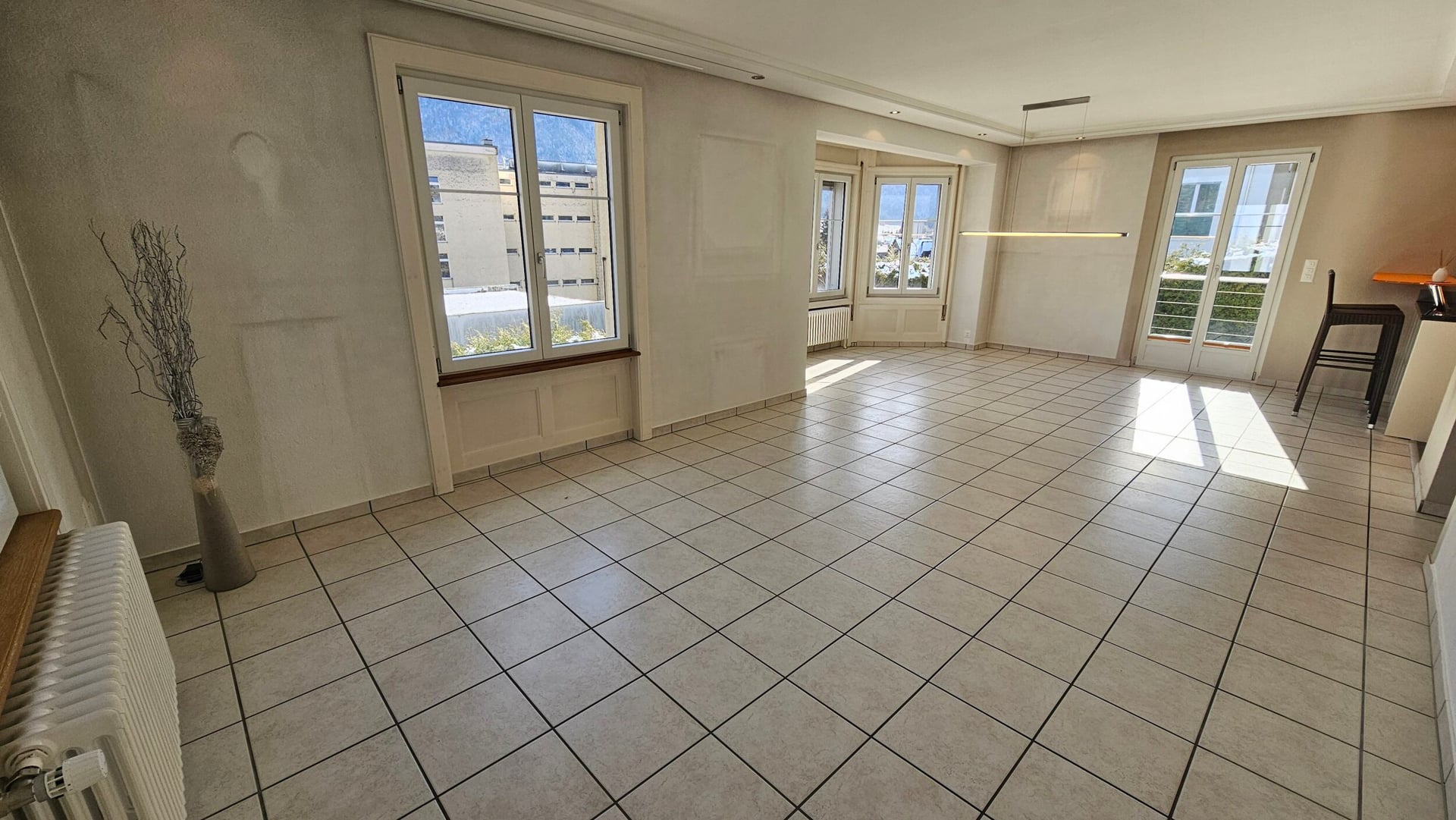 À vendre à Moutier superbe maison de maître de 6.5 pièces - photo 2