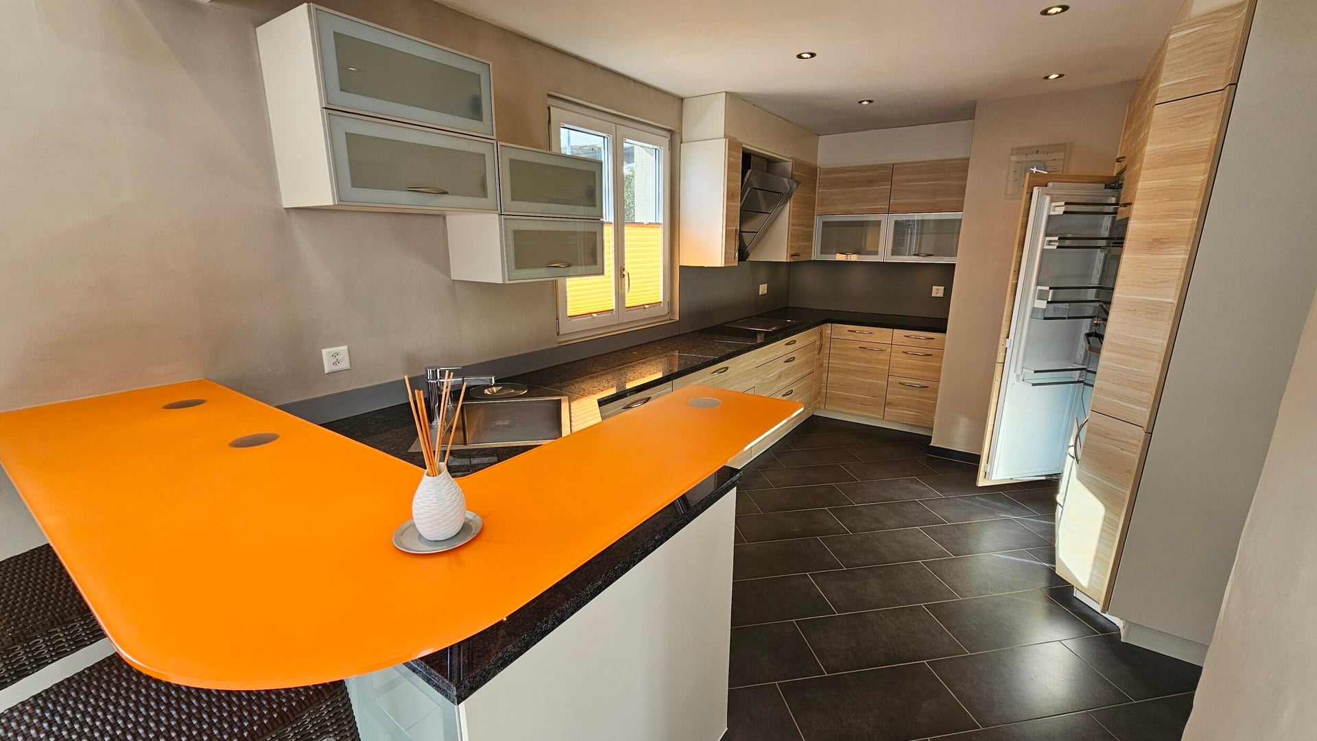 À vendre à Moutier superbe maison de maître de 6.5 pièces - photo 3