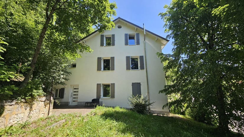 À Moutier à vendre immeuble de rendement de 5 appartements tous loués - photo 1