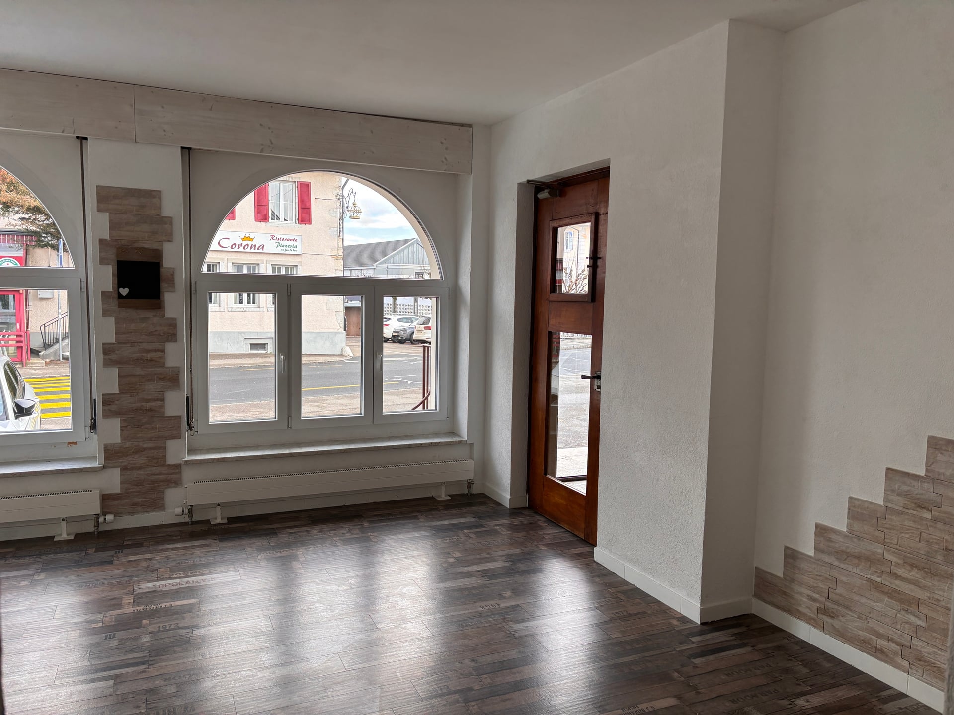Local pour commerces ou bureaux en plein centre - photo 2