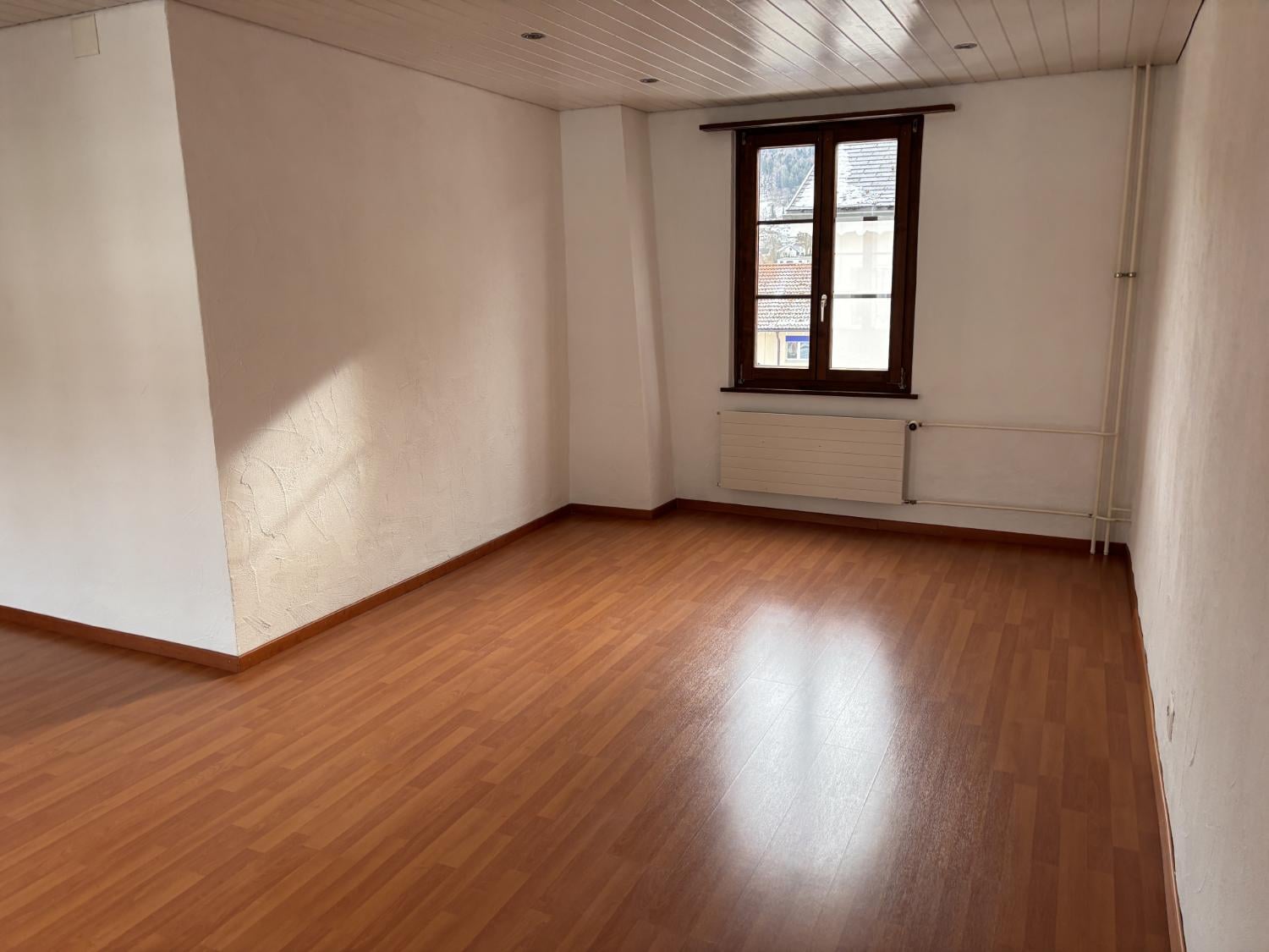 Moutier - proche centre, appartement de 2.5 pces - 2 MOIS OFFERTS - photo 2