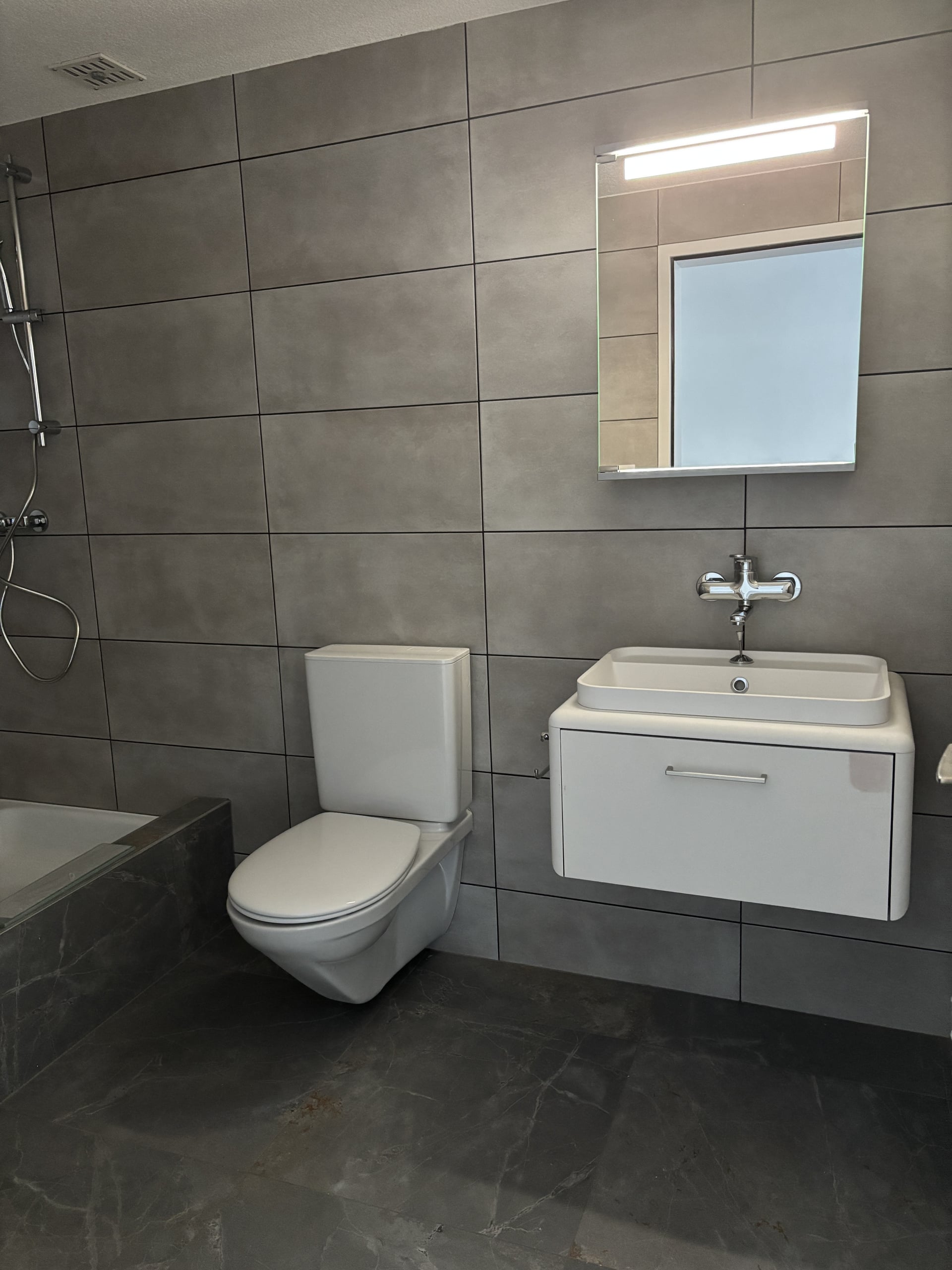 Delémont - appartement rénové de 1.5 pièces - photo 2