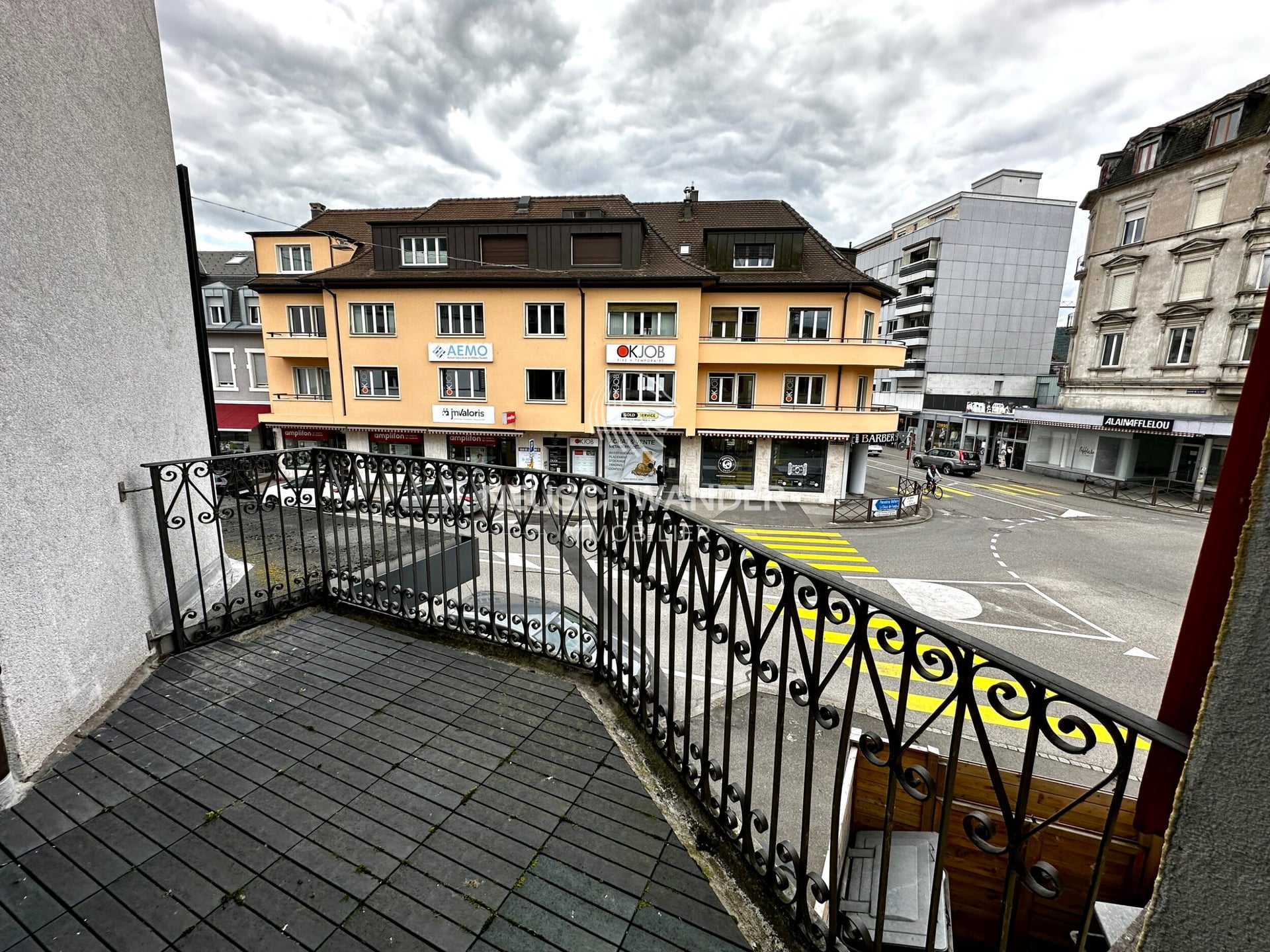 Surface commerciale de 3,5 pièces au 1er étage à louer à Delémont - photo 4