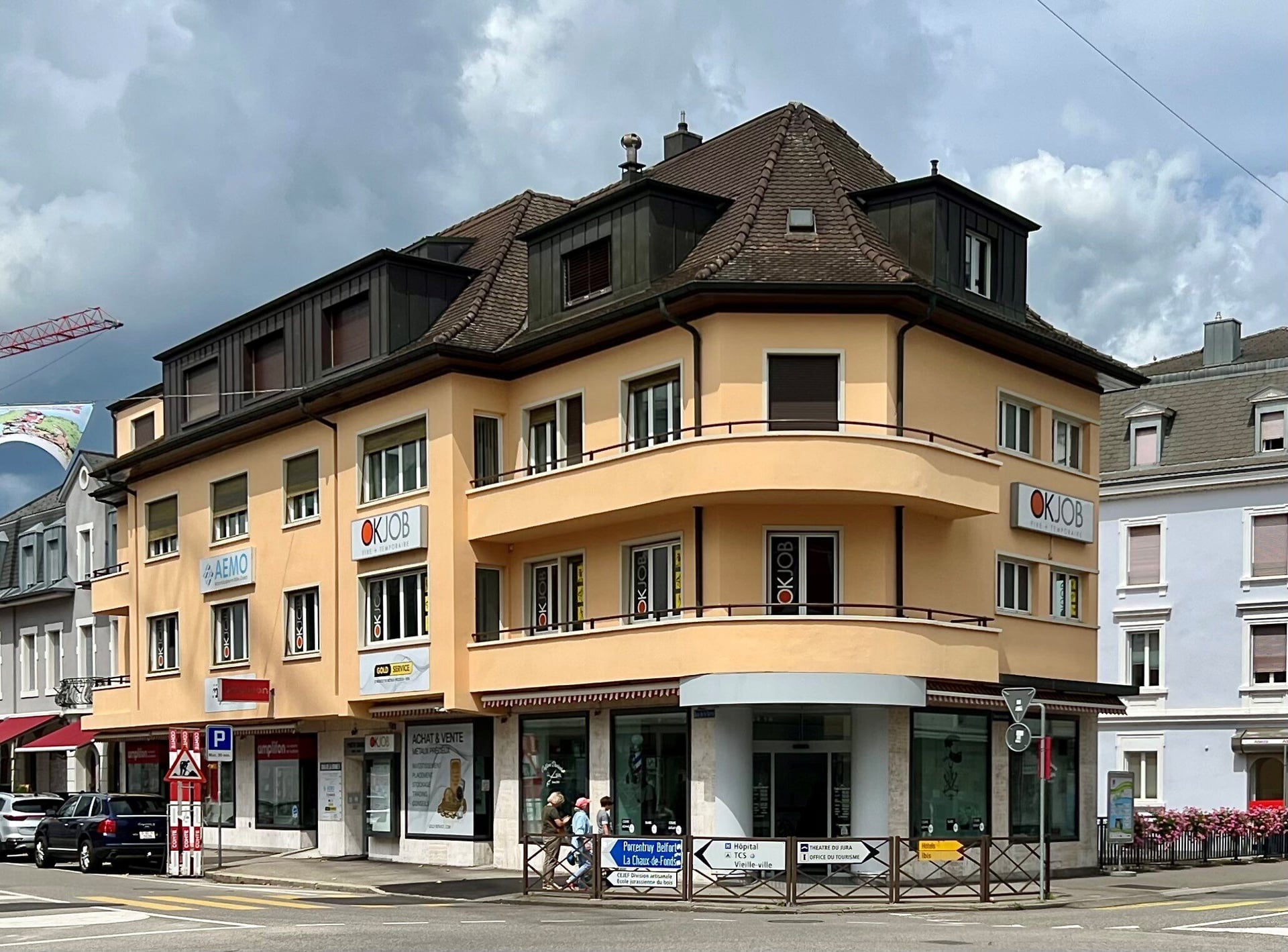 À louer à Delémont bureau de 6 pièces au 2ème étage - photo 1