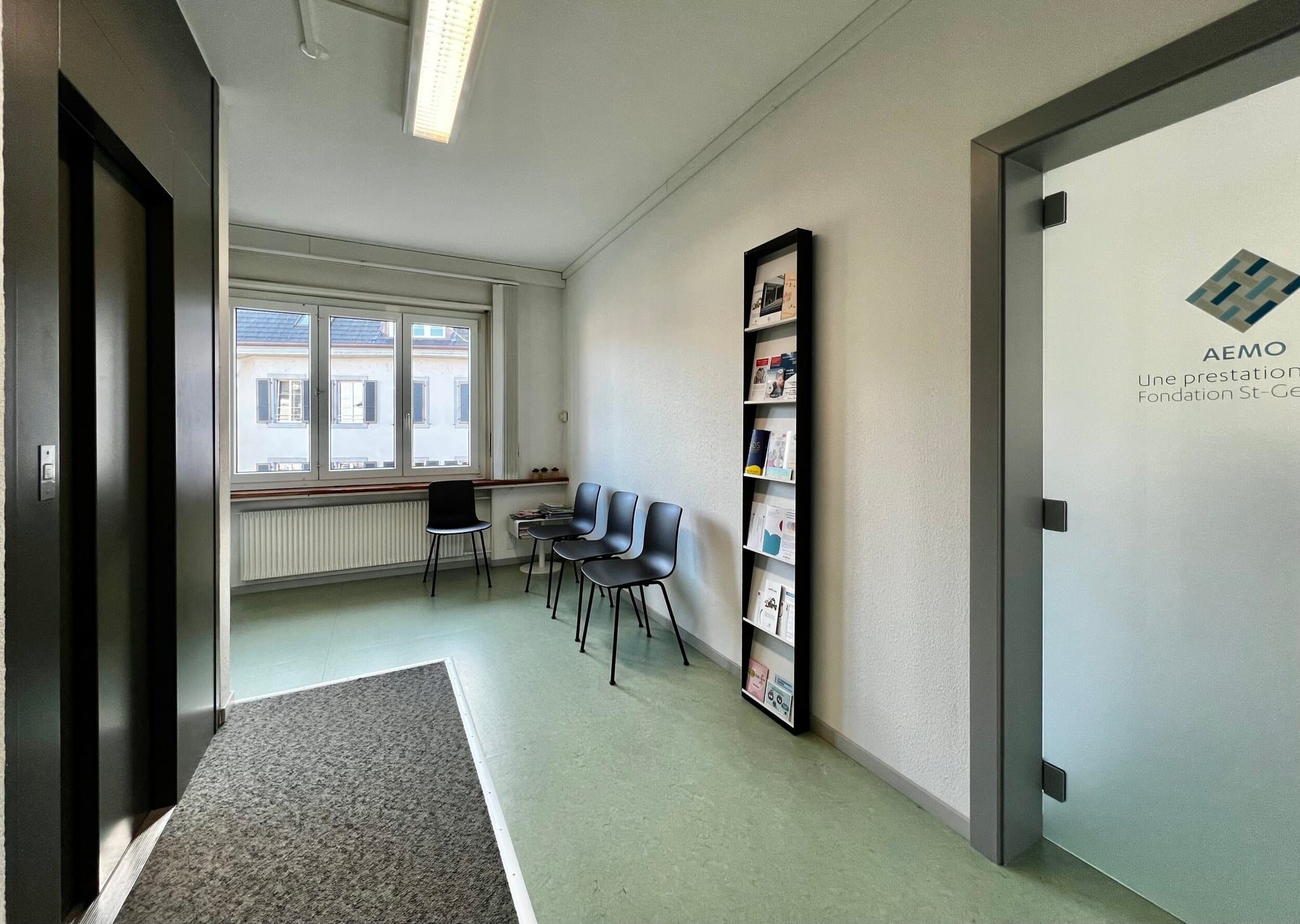 À louer à Delémont bureau de 6 pièces au 2ème étage - photo 4