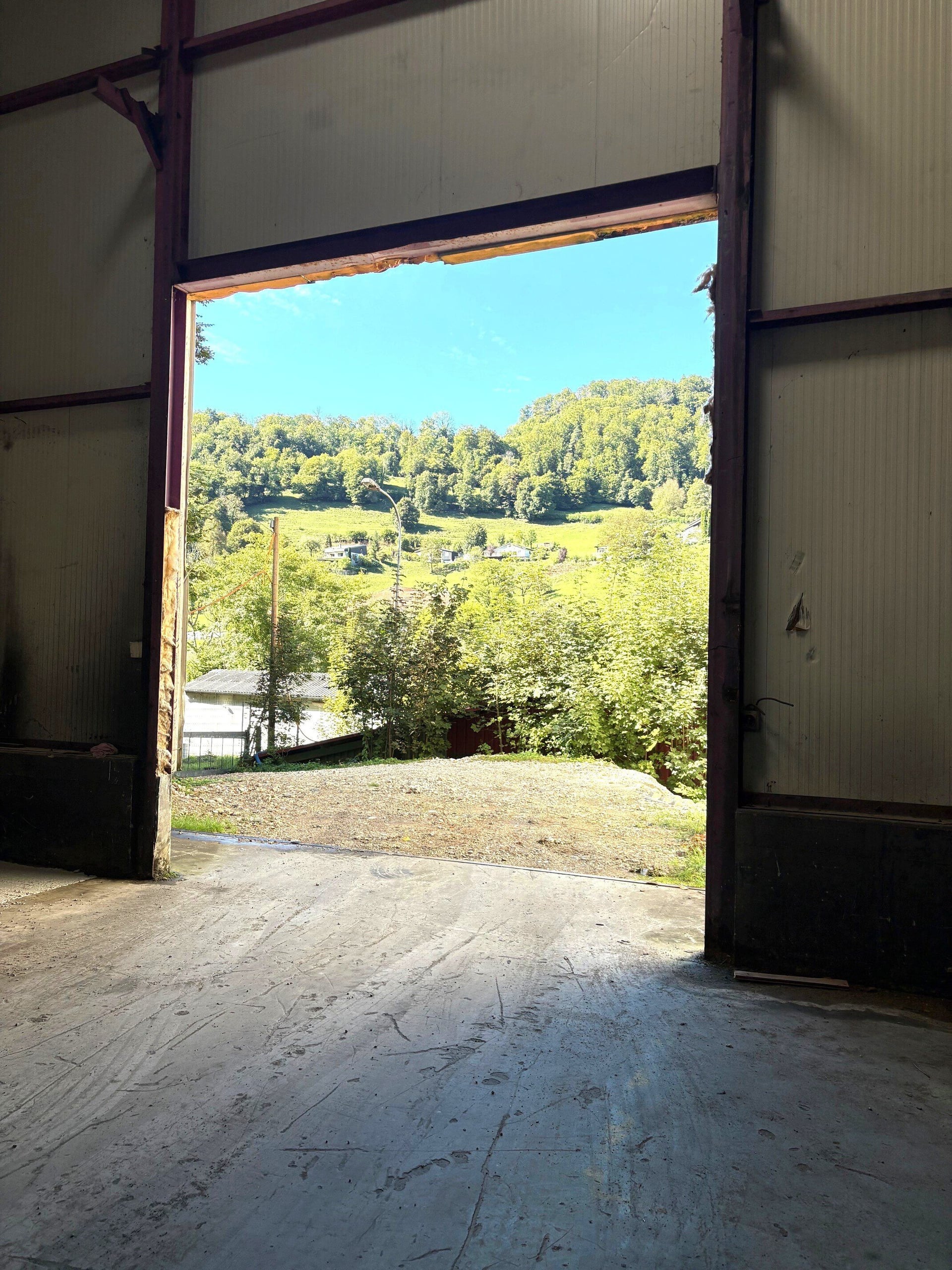 Sur le site Thecla à St-Ursanne local fermé de 200 m² à louer - photo 3