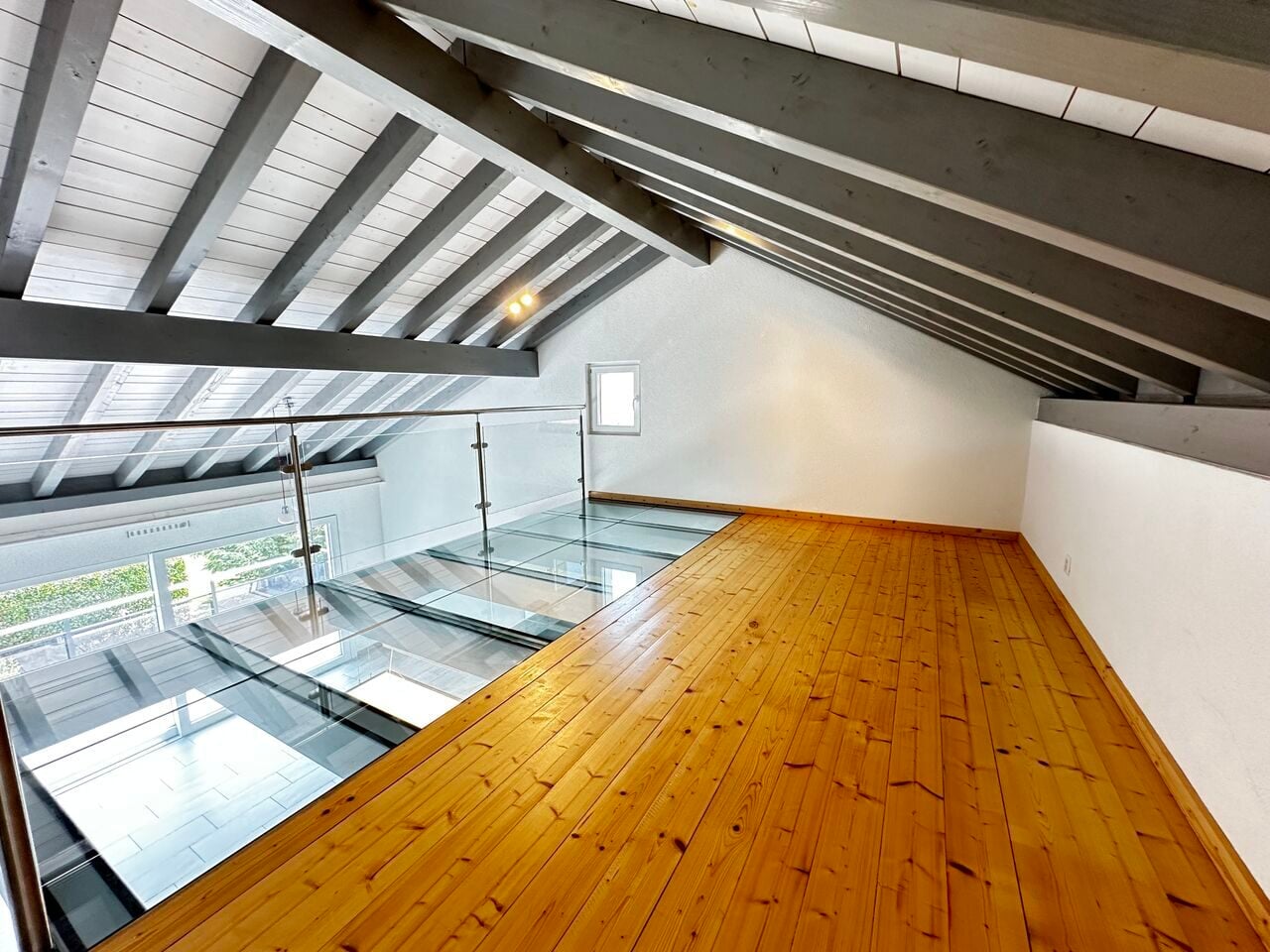 À louer appartement de 4.5 pièces au 2ème étage à Courrendlin - photo 2