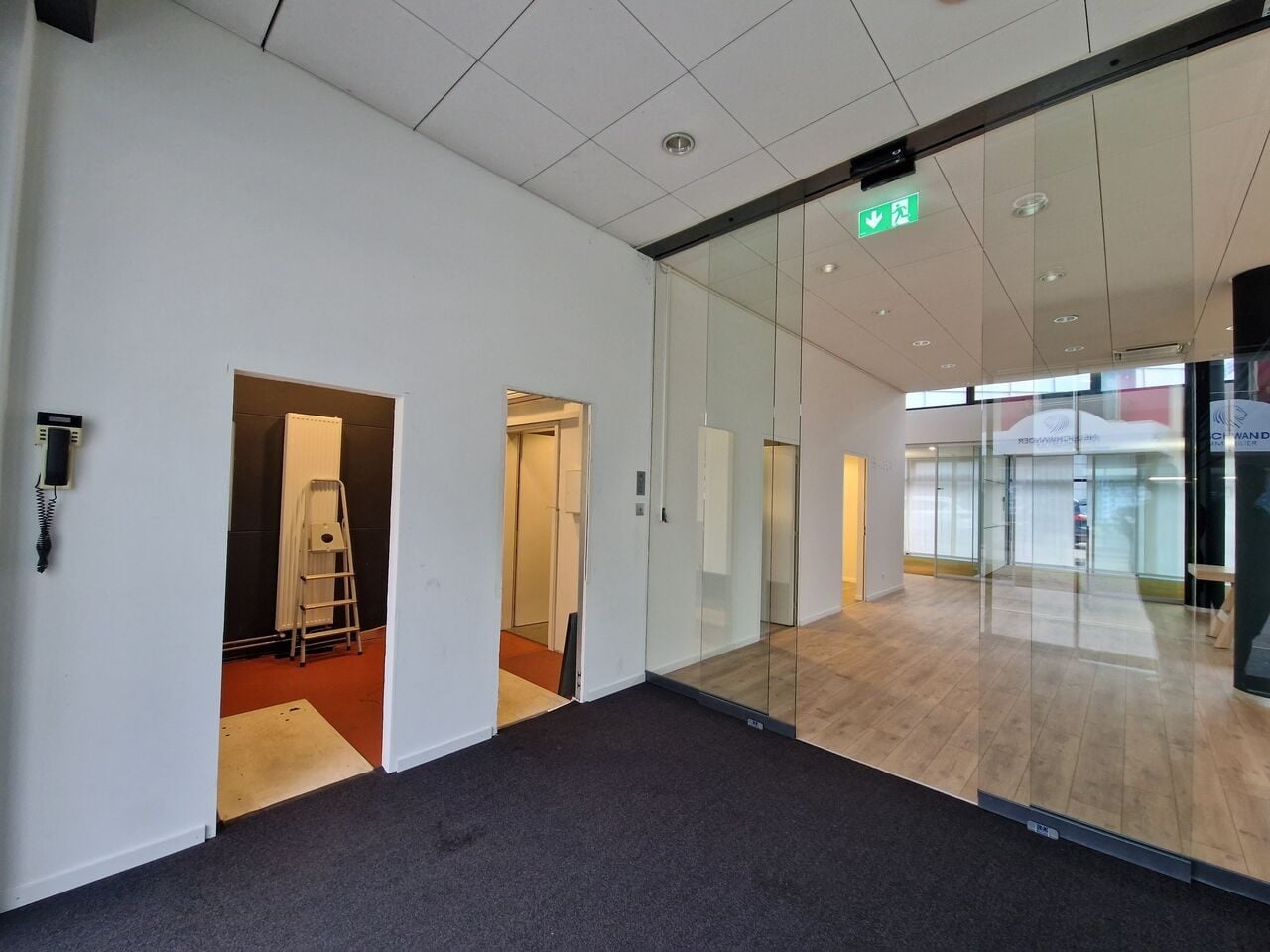 À louer au centre de Delémont superbe surface commerciale - photo 4