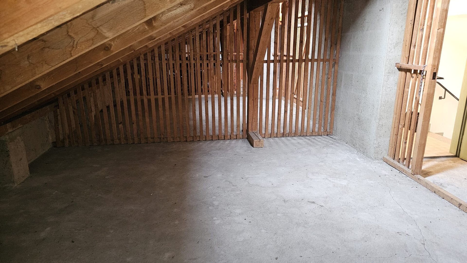 Galetas/Garde-meubles de 14.5 m2 à 28.5 m2 à Delémont - photo 3