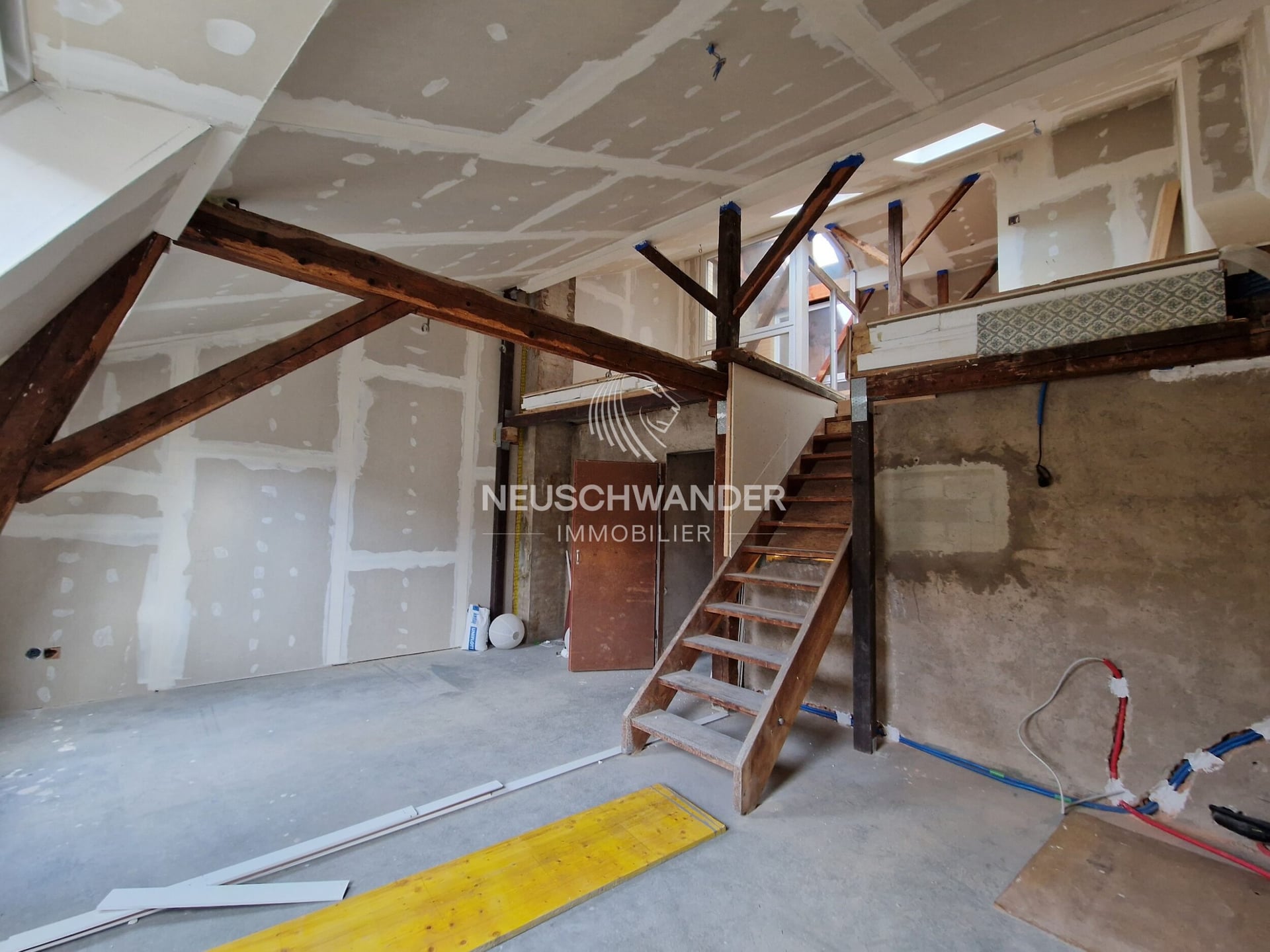 Loft en duplex de 2.5 pièces au 3ème étage à Delémont - photo 2