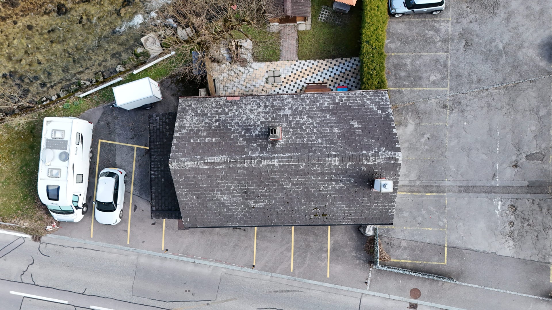 À louer à Moutier charmante maison meublée de 3.5 pièces - photo 5