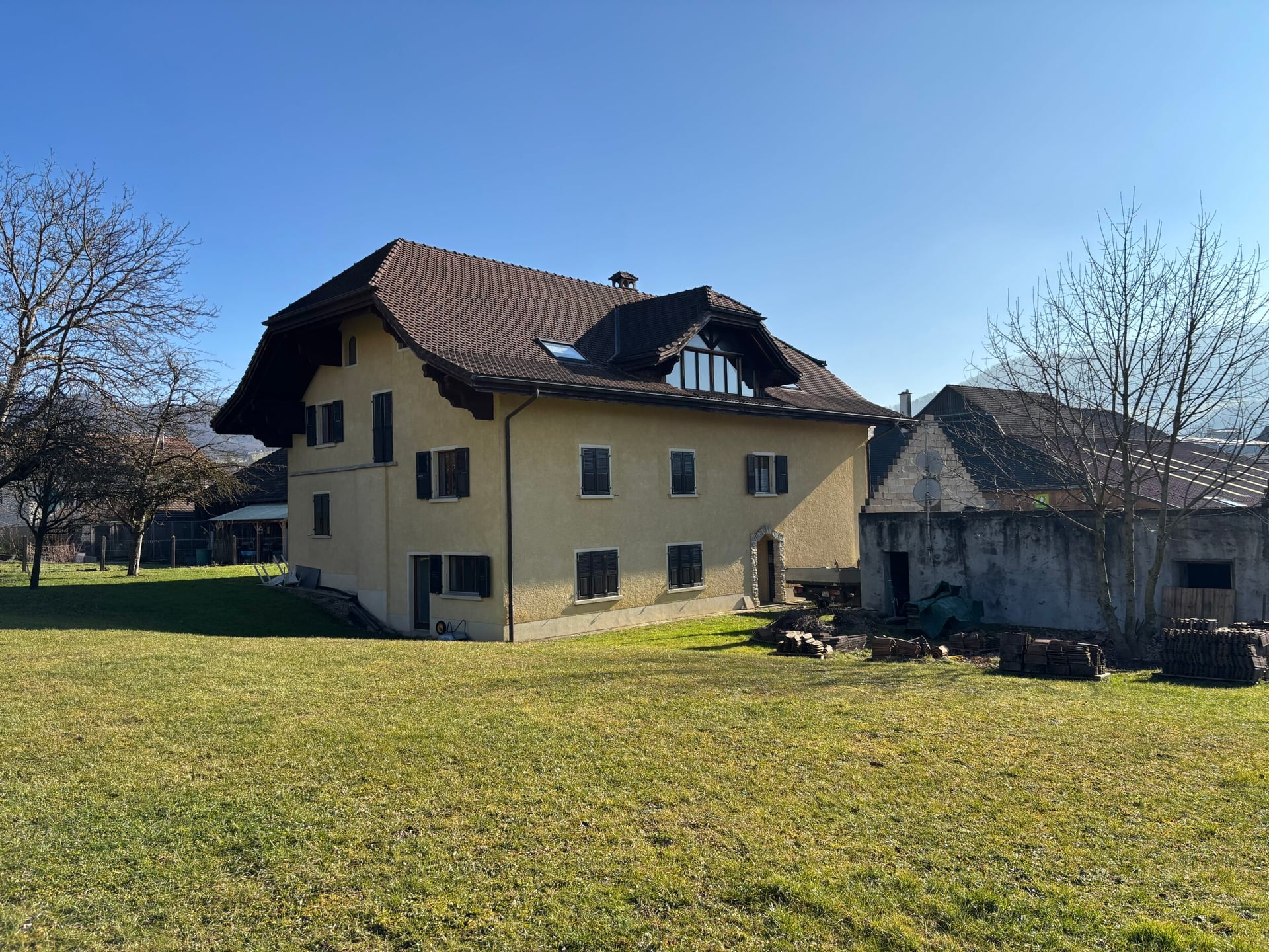 À Courgenay maison individuelle et spacieuse de 9.5 pièces - photo 1