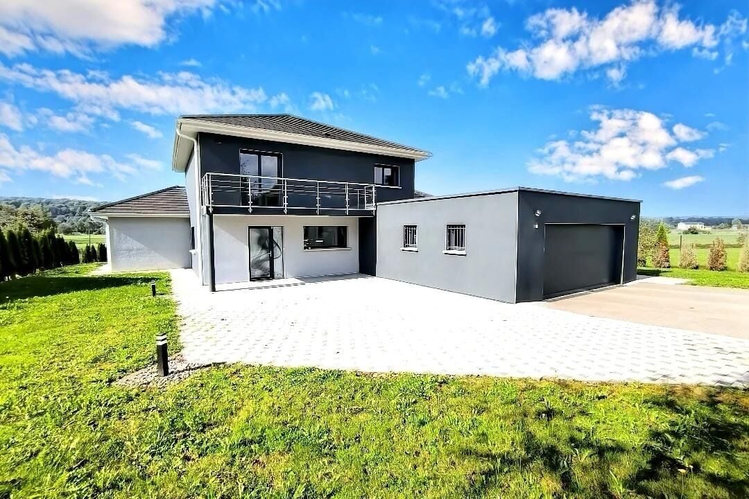 A vendre près de l'isle sur le Doubs élégante villa de 8 pièces - photo 1