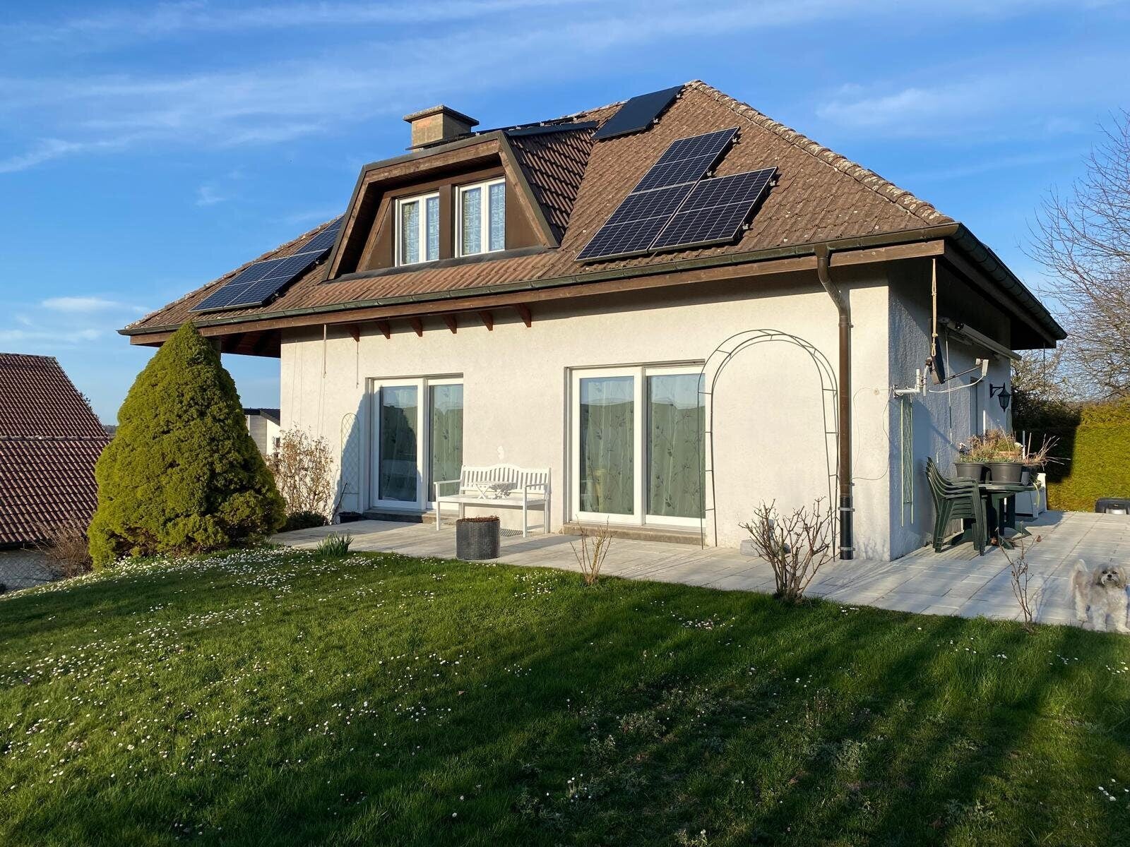 Villa de 5.5 pièces bien entretenue et rénovée avec soin. - photo 1