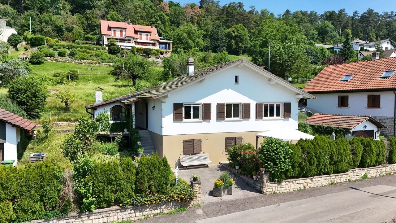 Maison familiale de 9 pièces à vendre à Fontenais - photo 1