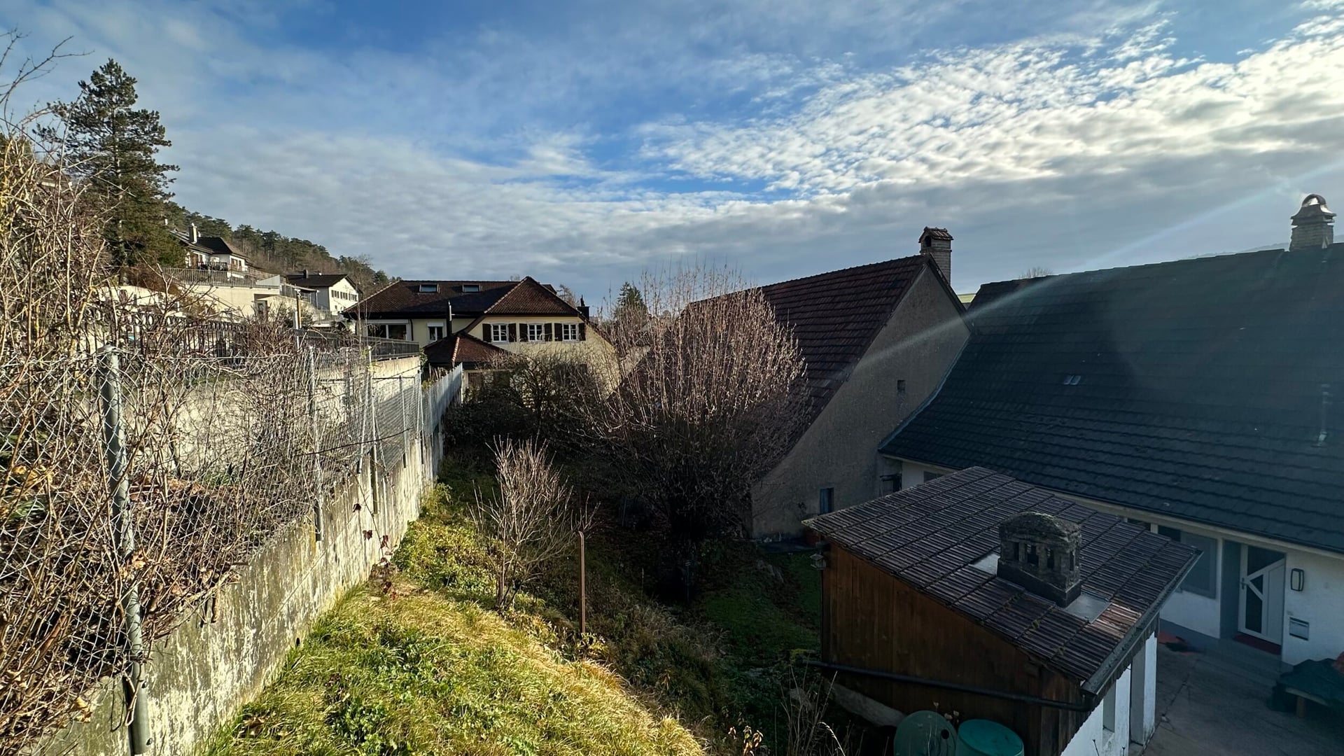 Maison à rénover avec projet de 4 appartements à Fontenais à vendre - photo 1