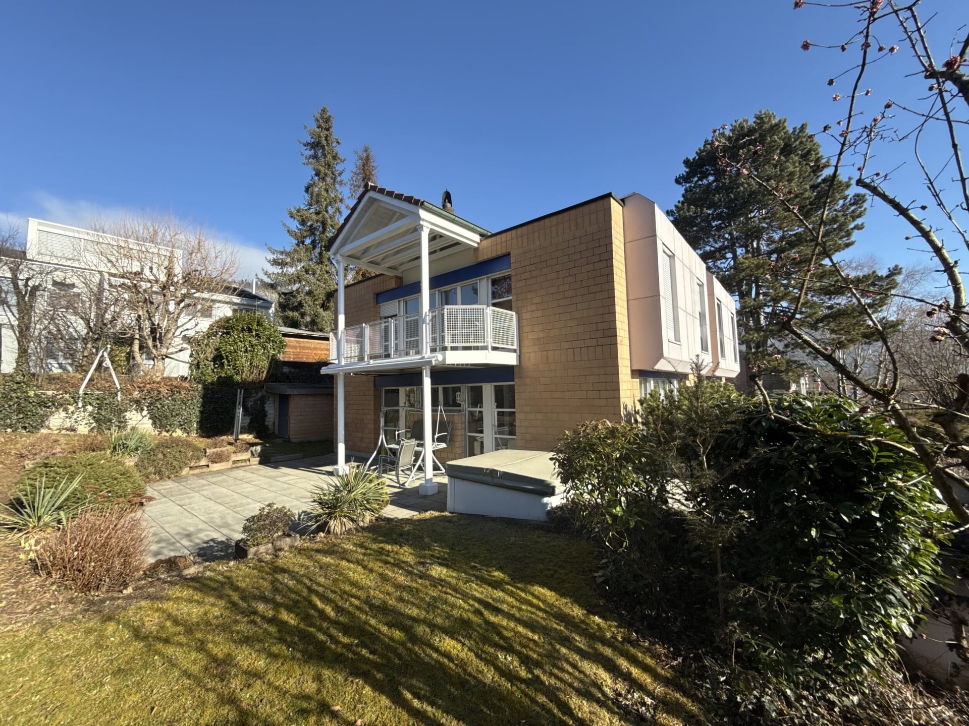 À vendre à Delémont maison de 4.5 pièces dans un quartier recherché - photo 1