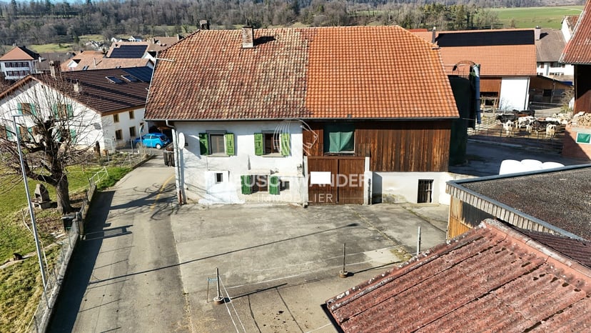 Bâtiment de 2 appartements et 1 grange à vendre à Courchapoix - photo 2