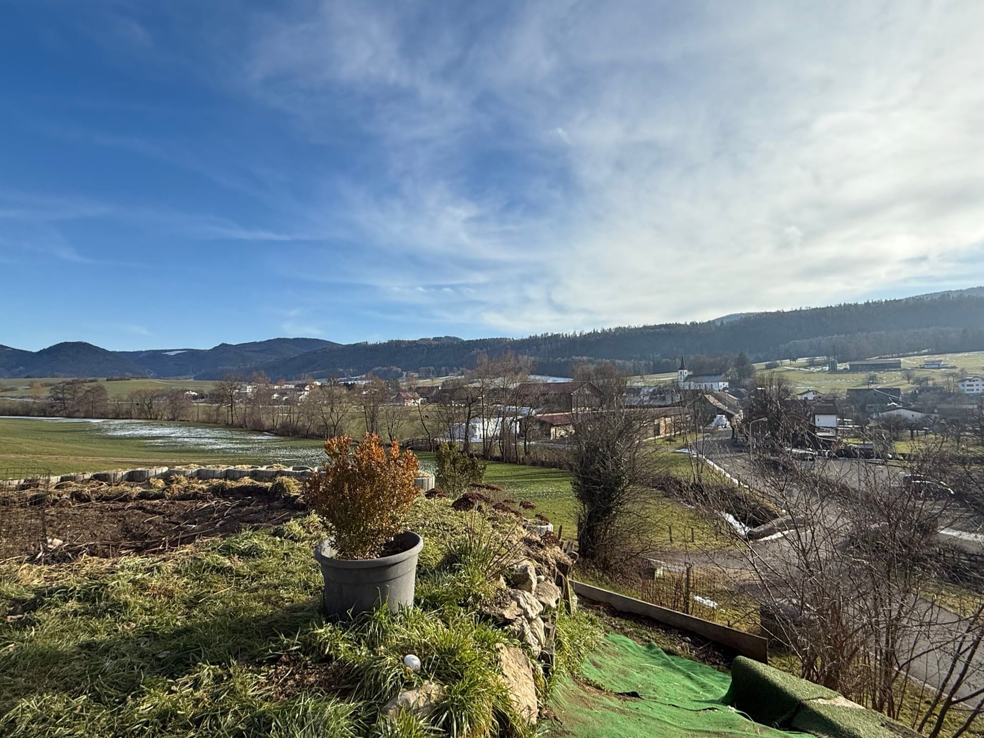 À vendre à Courchapoix maison de 2 appartements et 1 atelier - photo 3