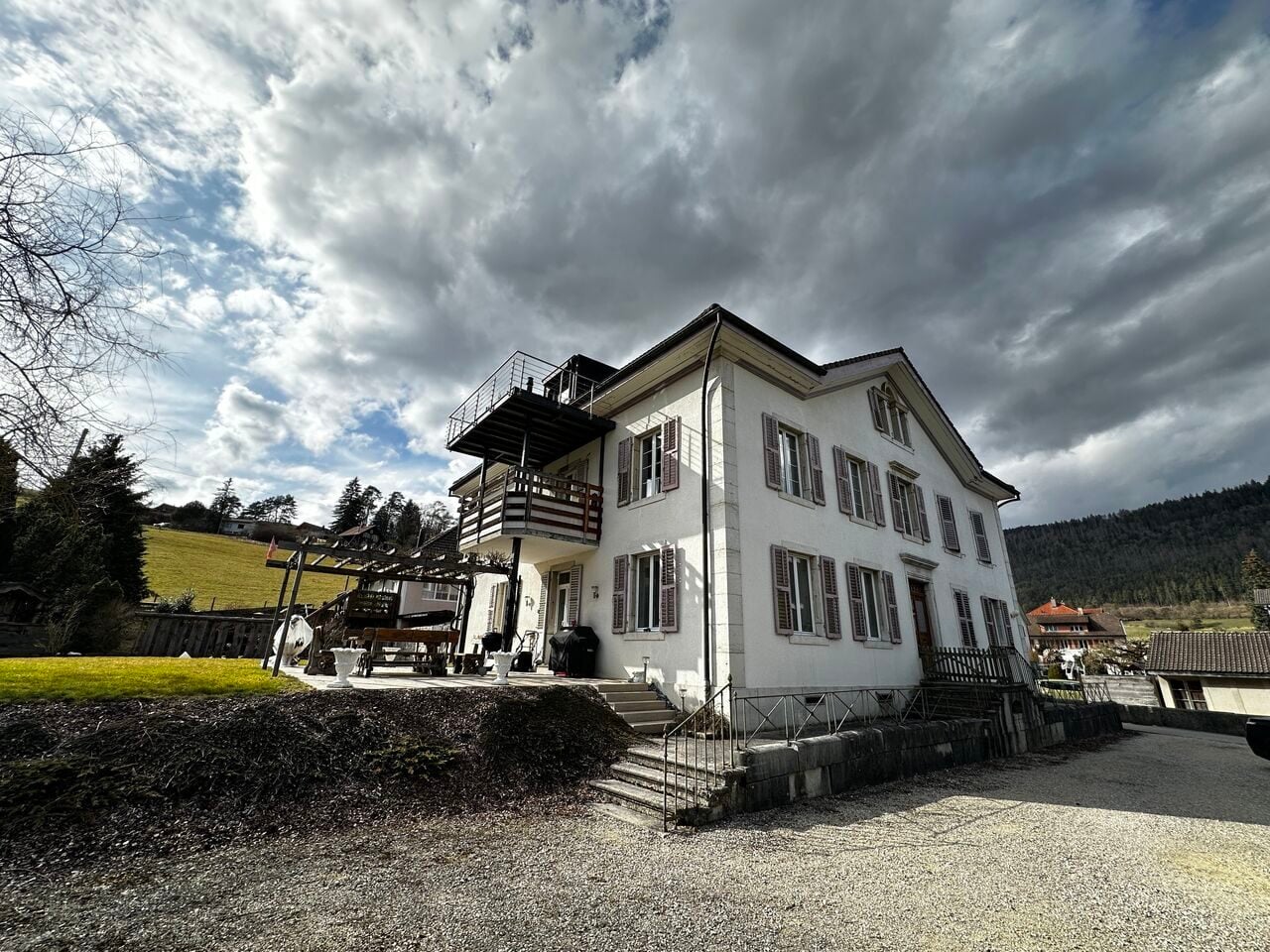 À vendre spacieux appartement de 6.5 pièces au 1er étage à Sonceboz - photo 1