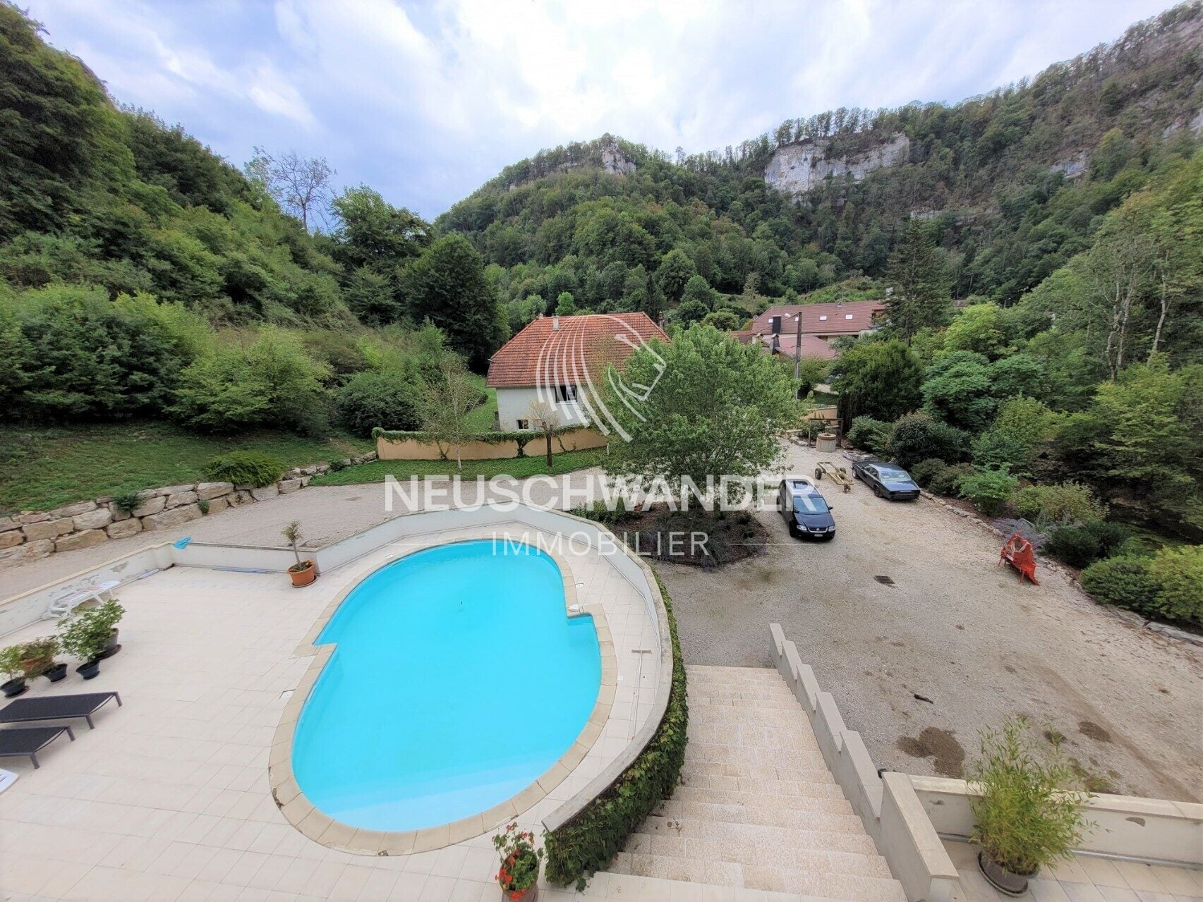 Ancien moulin réhabilité avec habitation et chambres d'hôtes à vendre - photo 1